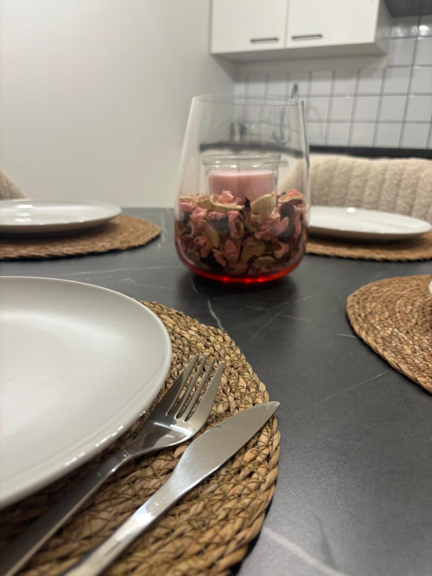 Modern 1br And Sofa Bed Near Airport Brussels