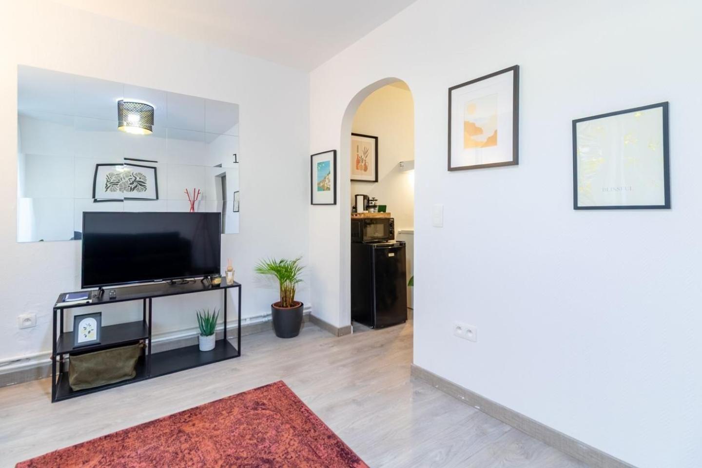 Over Two Floors For 5 Guests Near Midi & Grand Place Apartment *