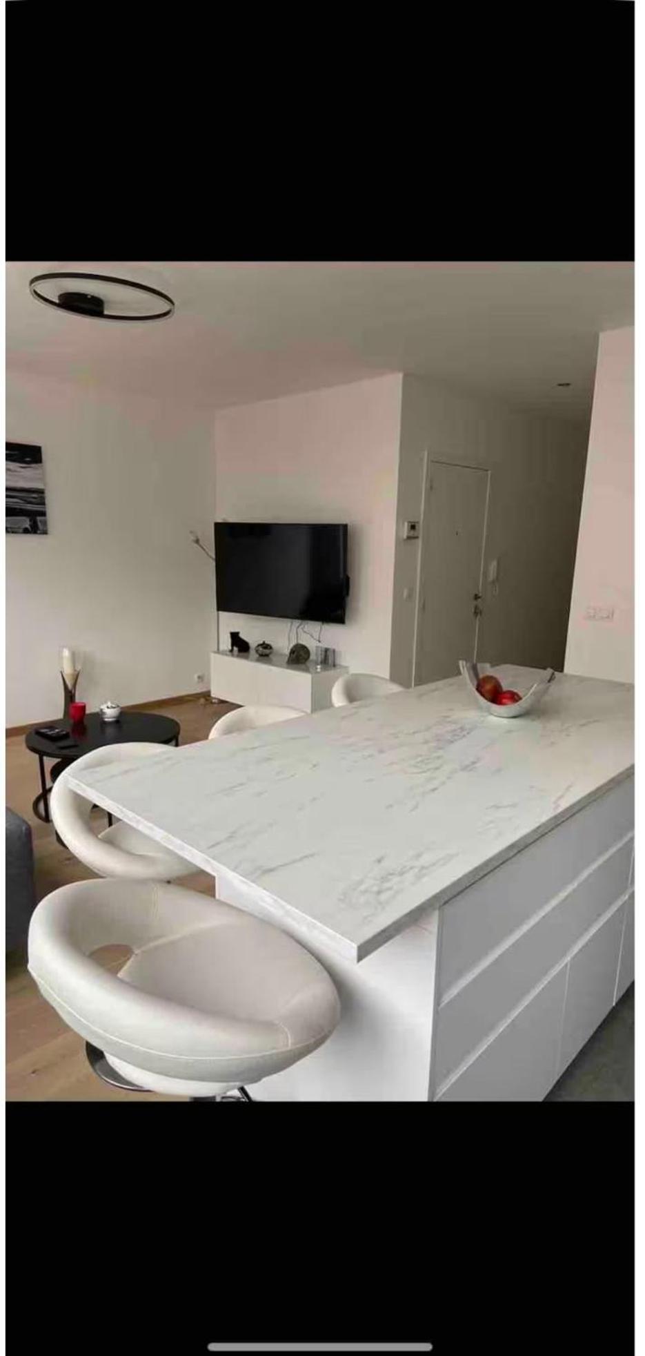 Apparemment 1 Brussels