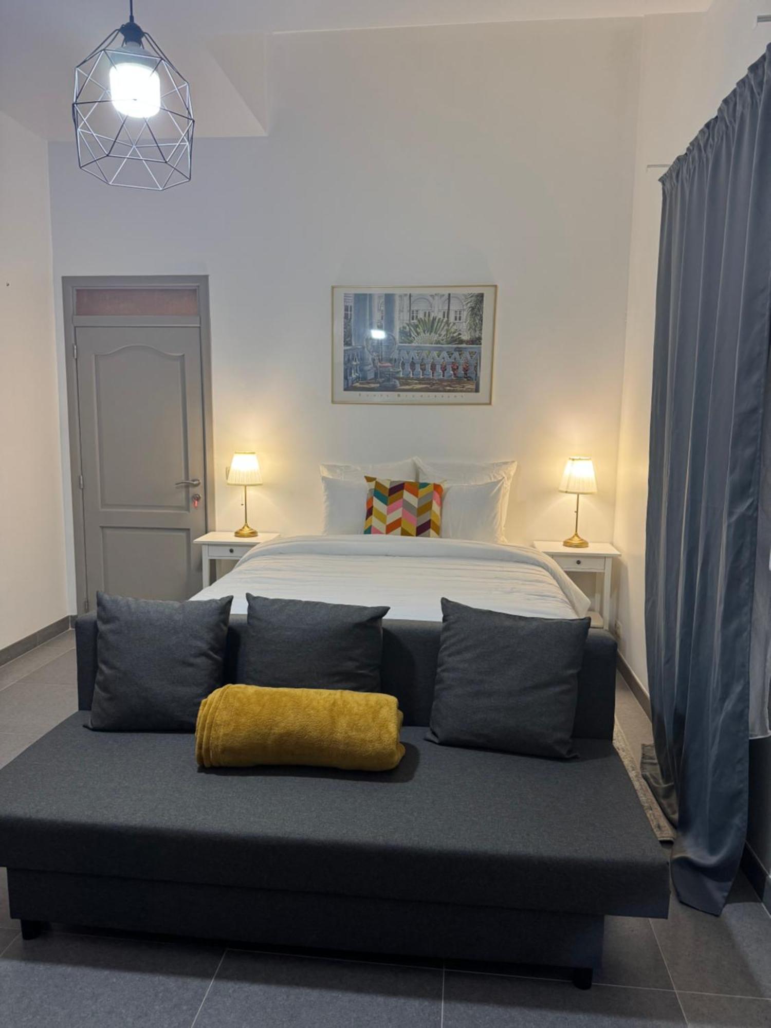 La Perla Louise Rdc Apartment