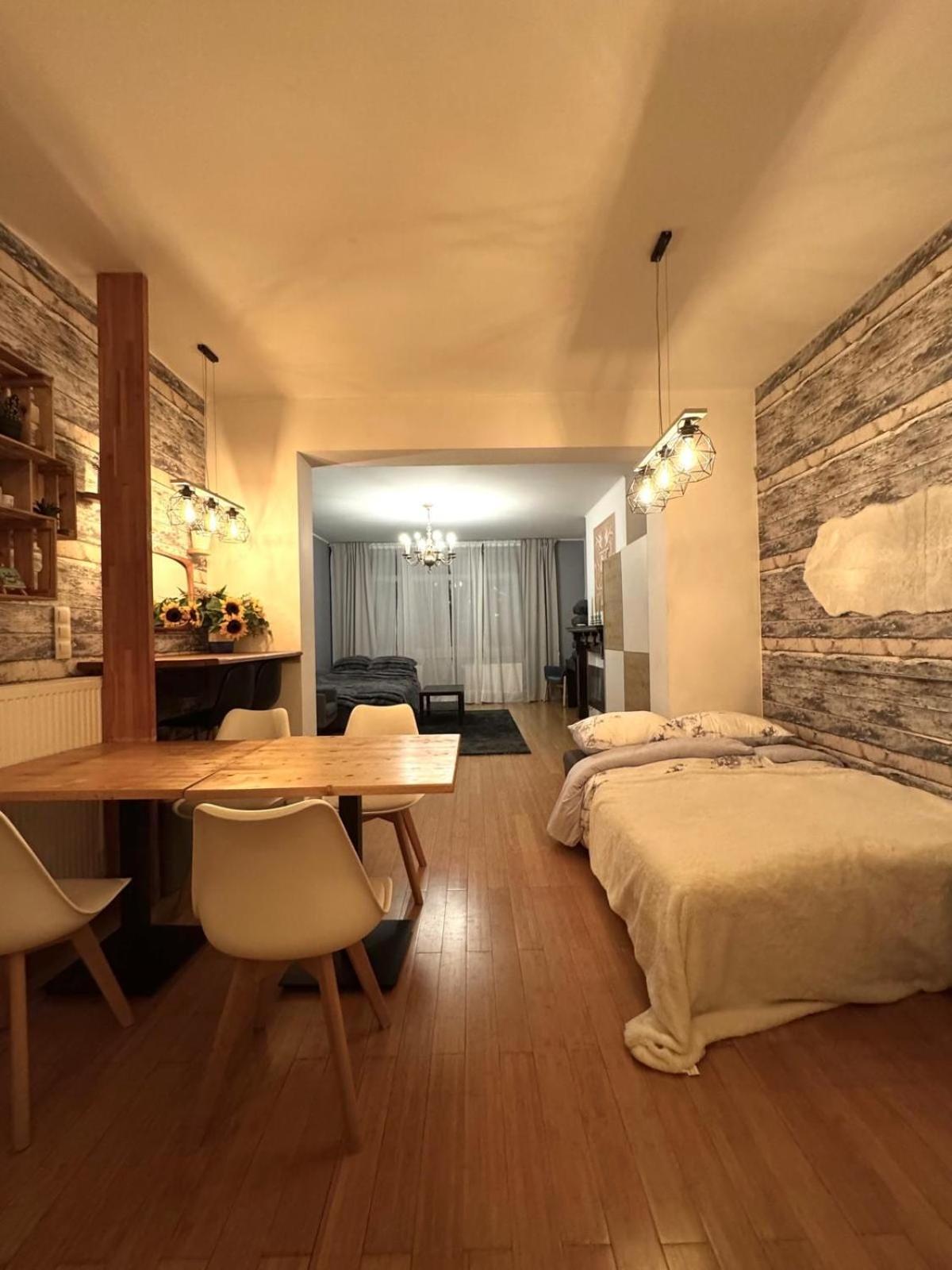 The Cozy Louise Nest *