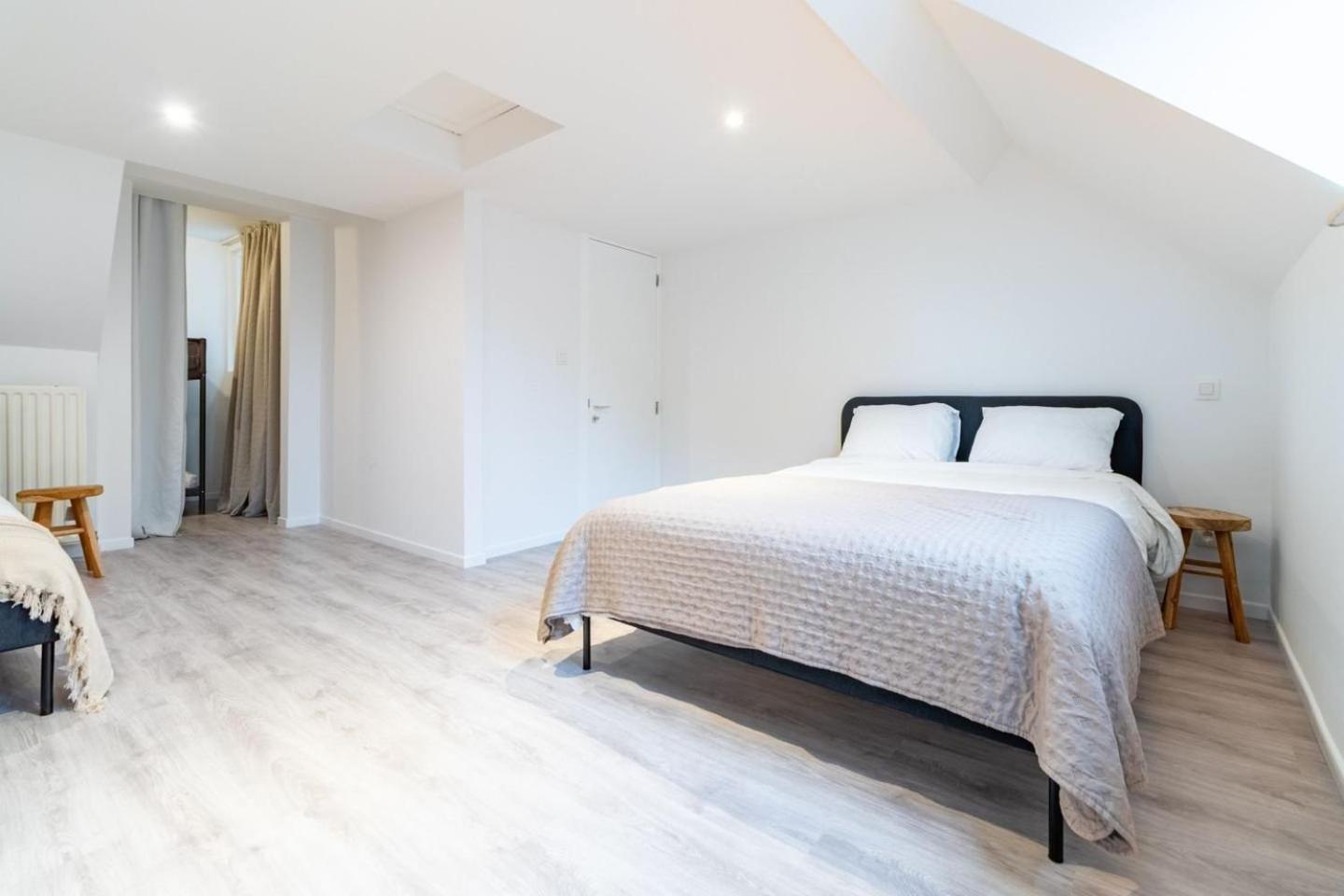 Over Two Floors For 5 Guests Near Midi & Grand Place Apartment *