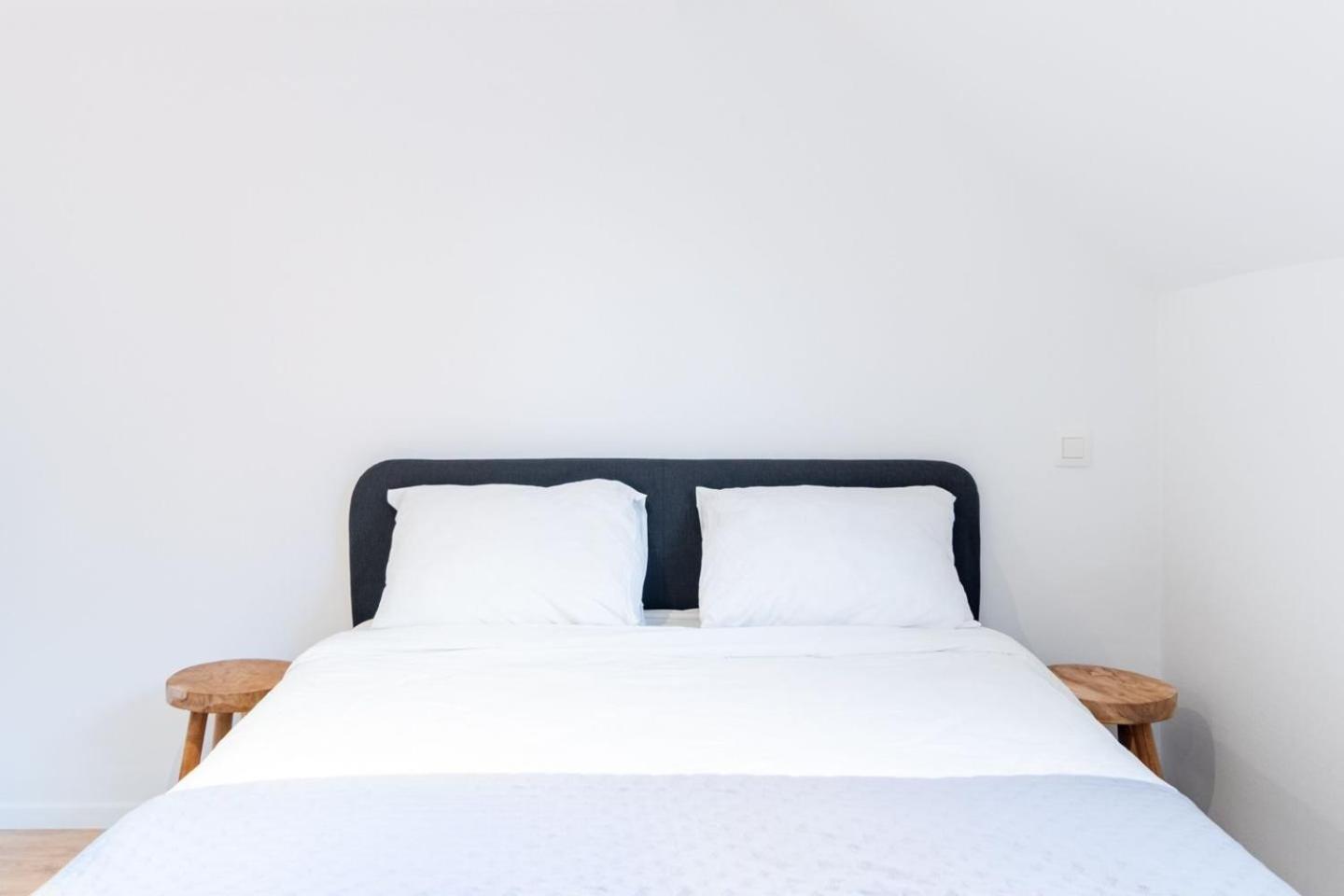 Over Two Floors For 5 Guests Near Midi & Grand Place Brussels