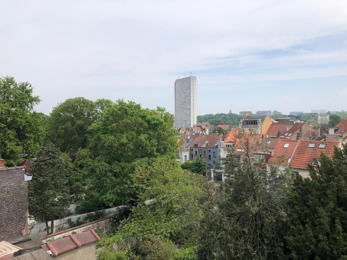 Apartment Penthouse In A Family House *