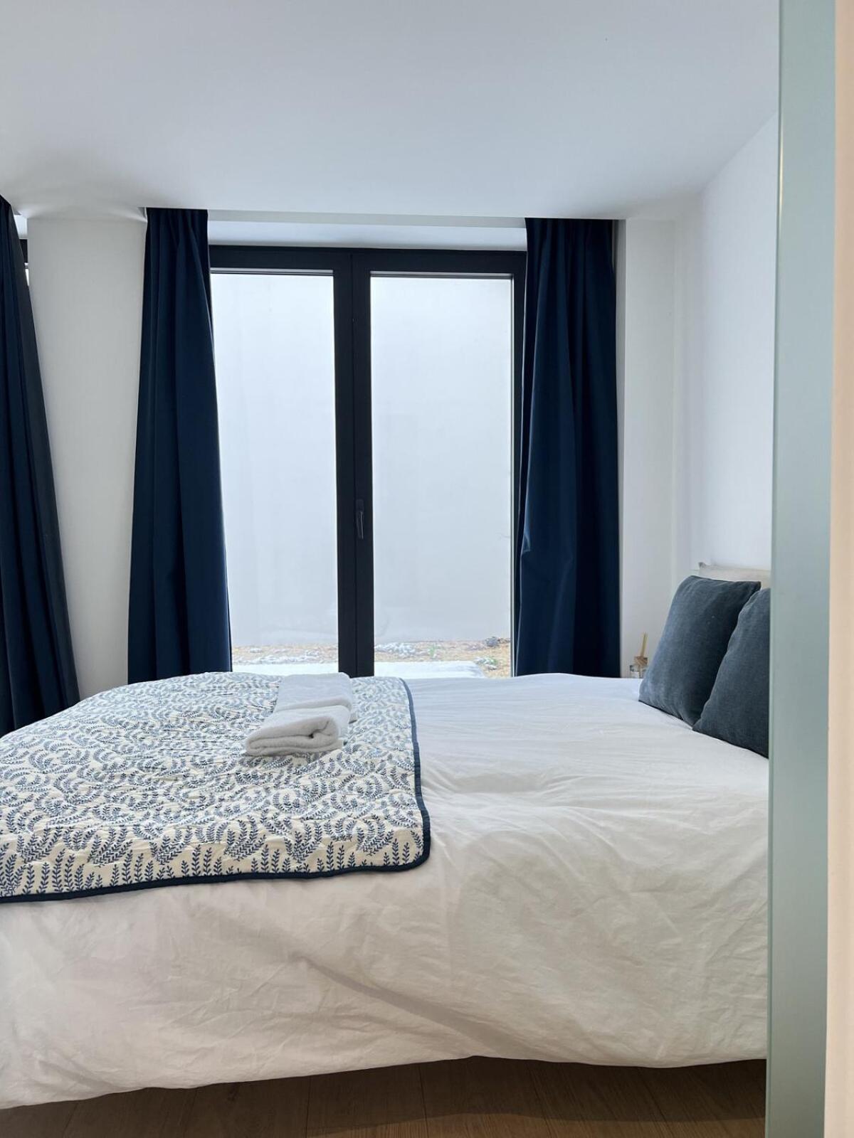 Modern & Elegant Near Montgomery Brussels