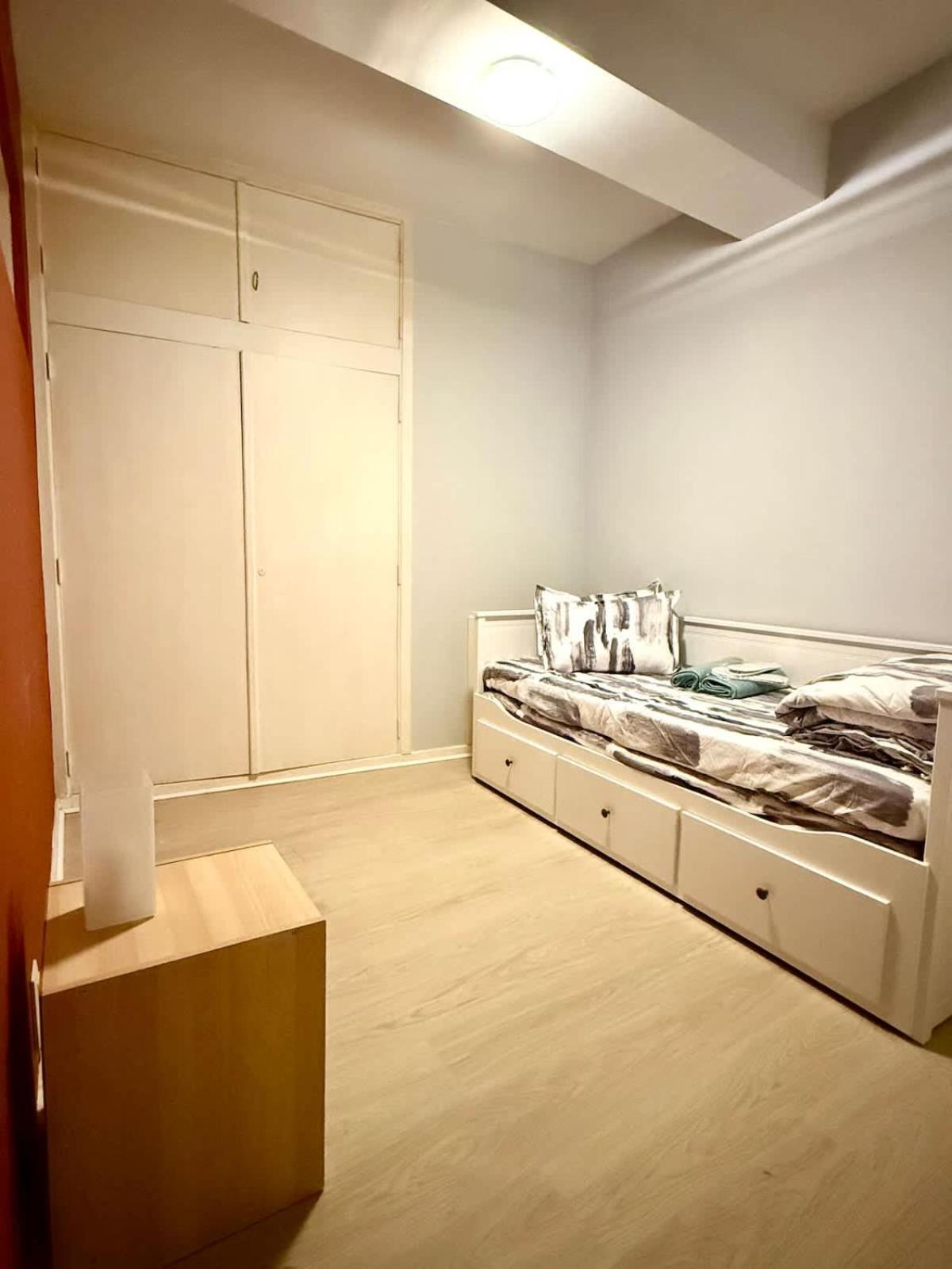 3 Min To The Grand-place 6 Min To Manneken Pis & Sleeps 6 Brussels
