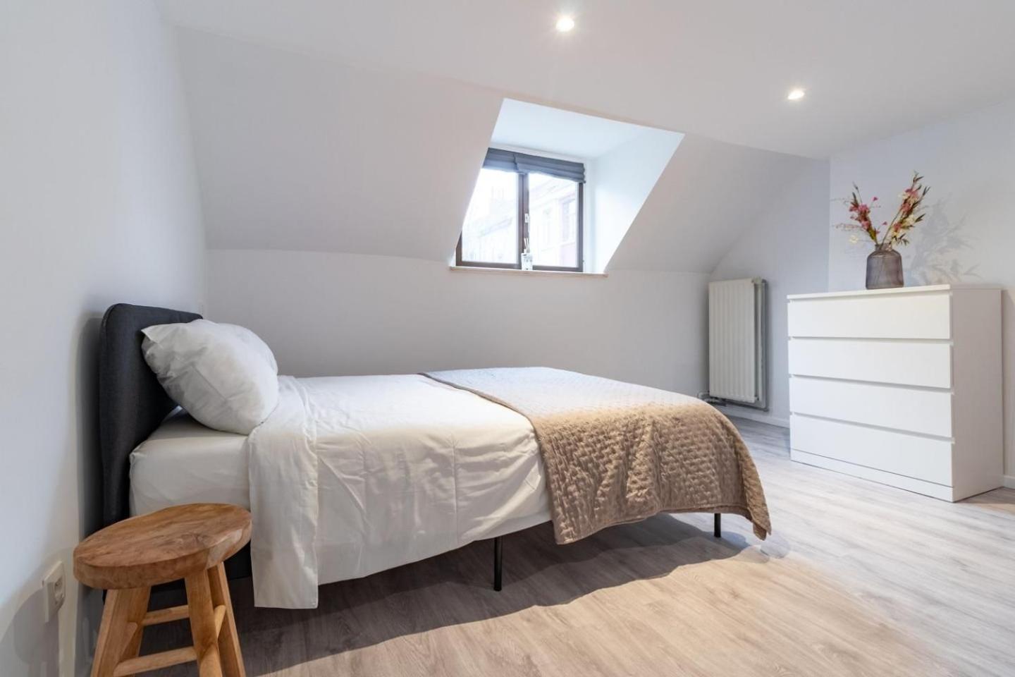 Over Two Floors For 5 Guests Near Midi & Grand Place Apartment