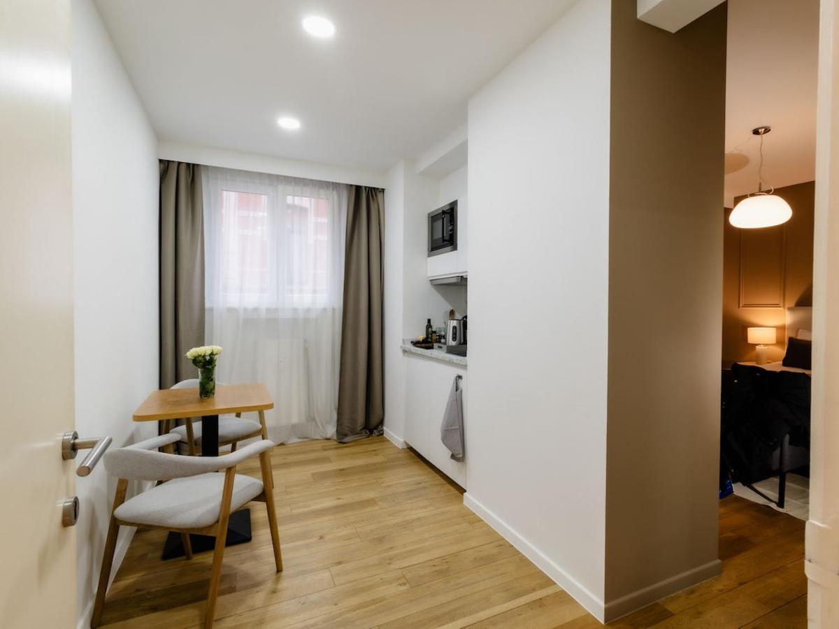 Cozy - Downtown - 2 Min From Metro - 201 Apartment *