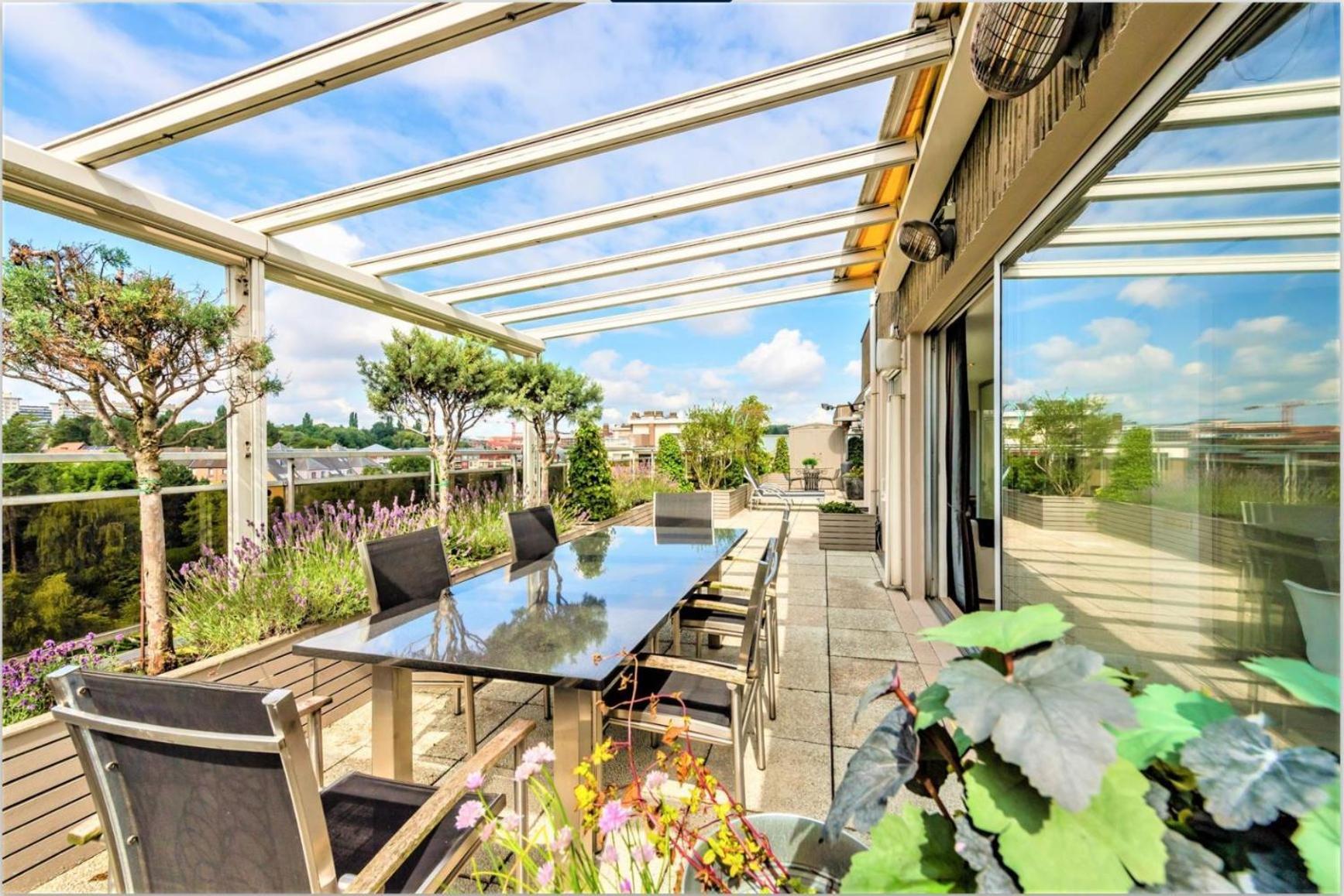 Vaste Et Somptueux A Brussels