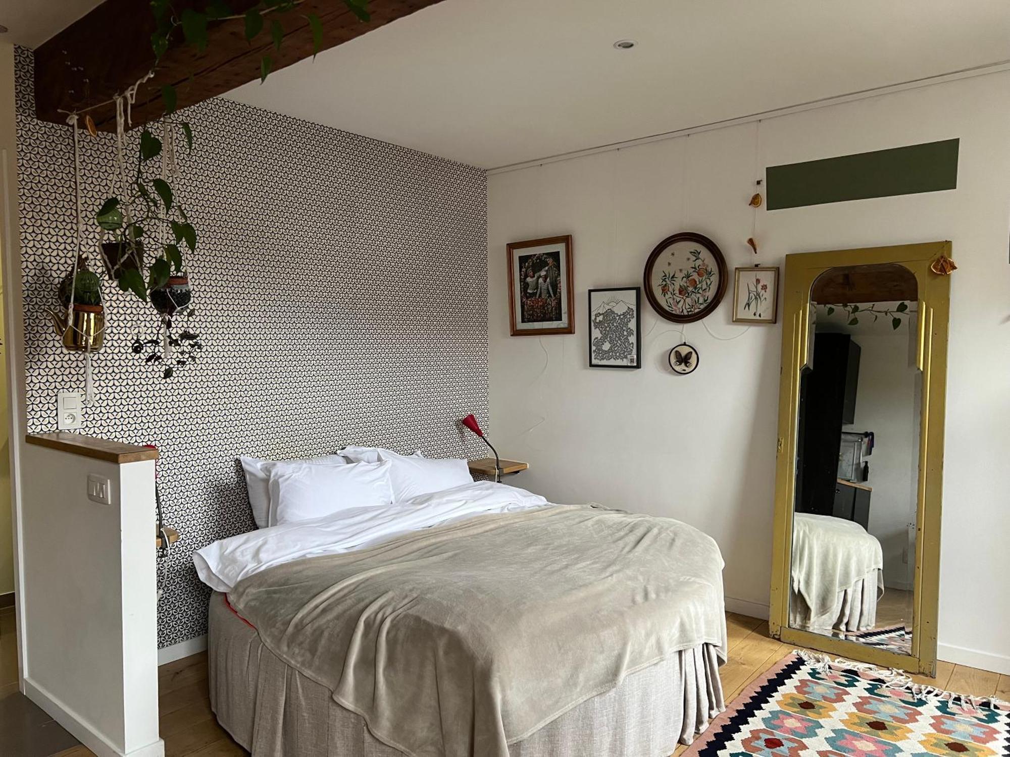 Cozy Studio-city Center Apartment