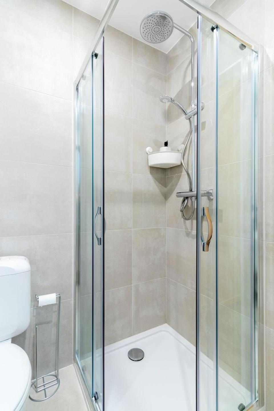 Over Two Floors For 5 Guests Near Midi & Grand Place