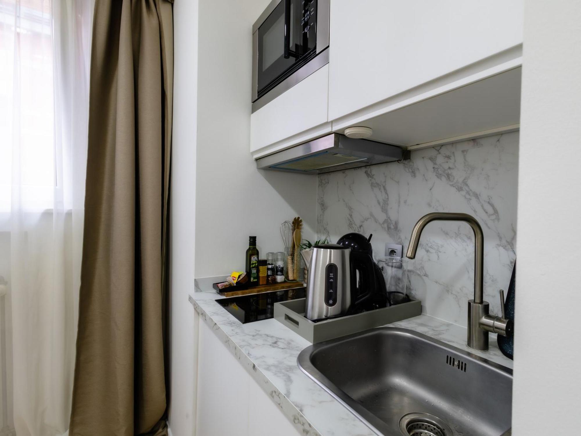 Apartment - Centre-ville - 2min De Metro - 401 Brussels