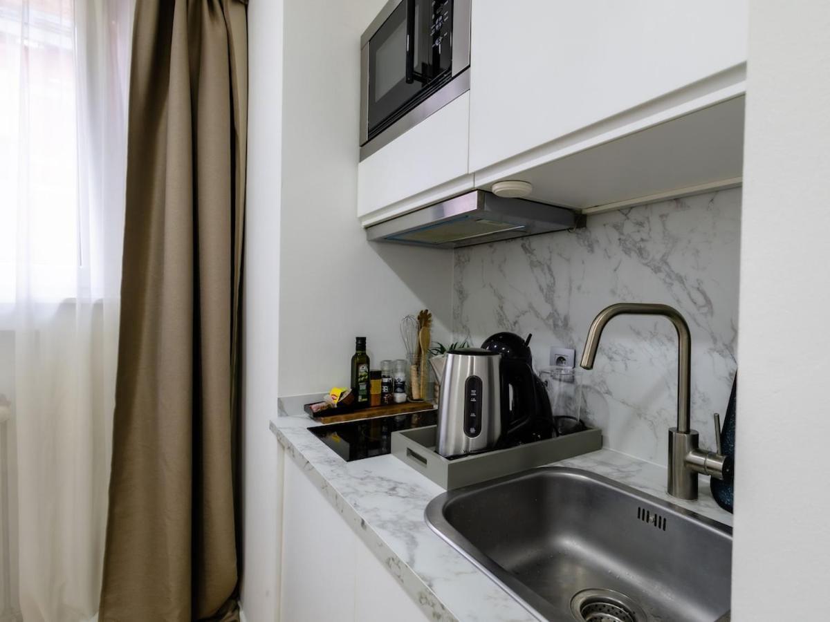 Cozy - Downtown - 2 Min From Metro - 201 Apartment