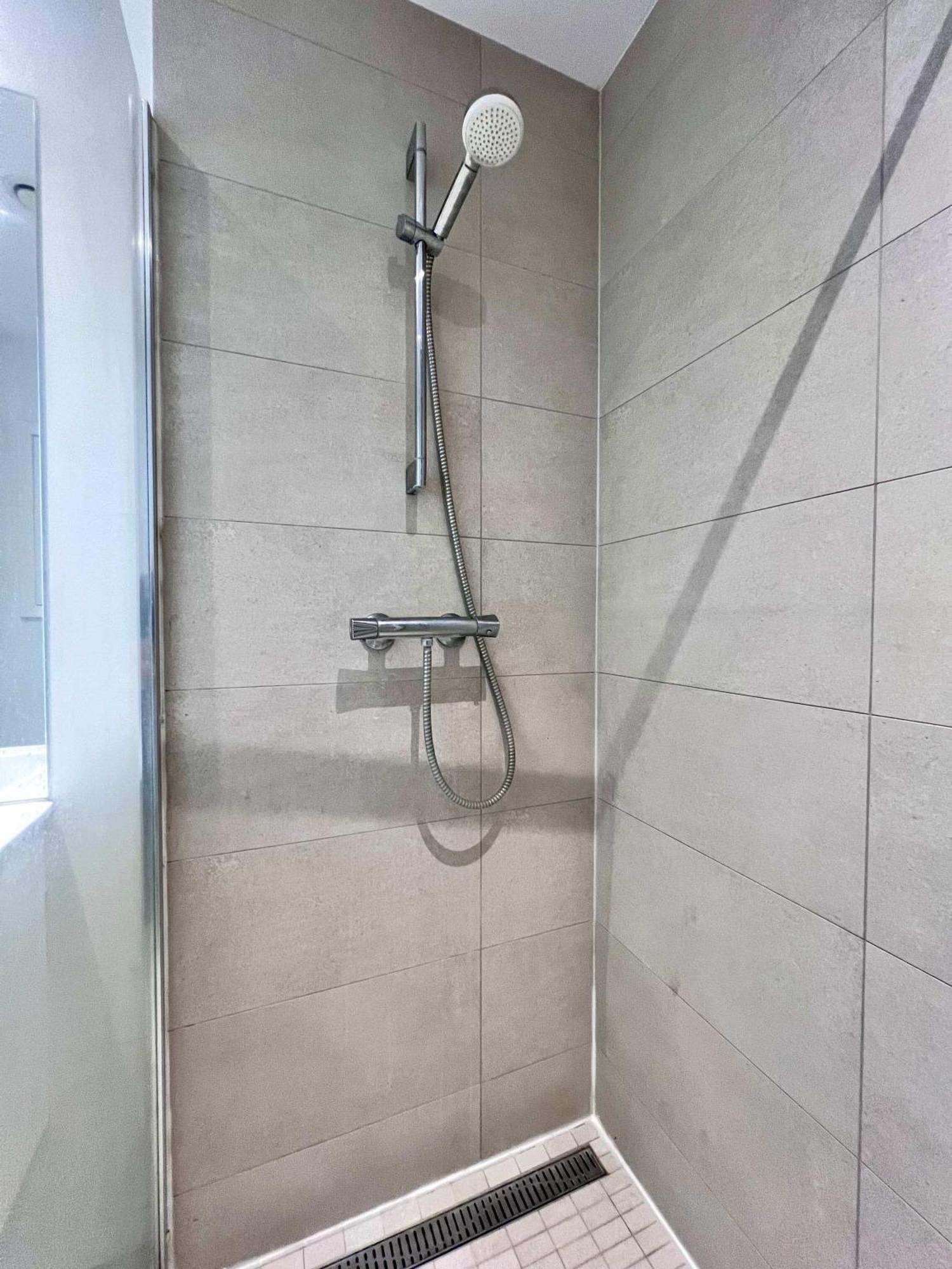 Lovely With Balcony By Grand Place For 4 Apartment *