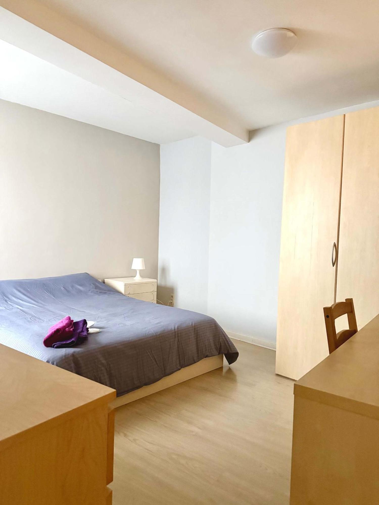 3 Min To The Grand-place 6 Min To Manneken Pis & Sleeps 6 Brussels