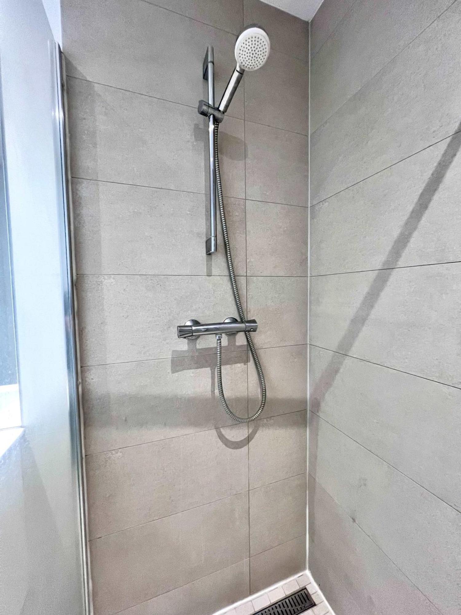 Lovely With Balcony By Grand Place For 4 Apartment