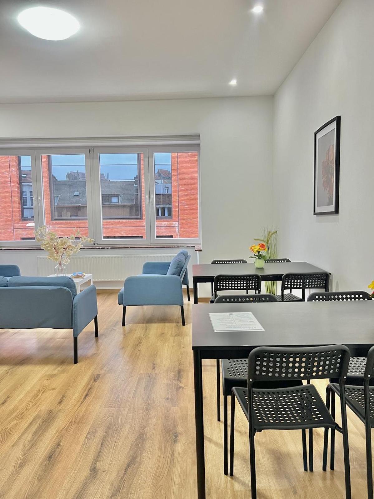 Spacious For 6 Near Center Of * Brussels