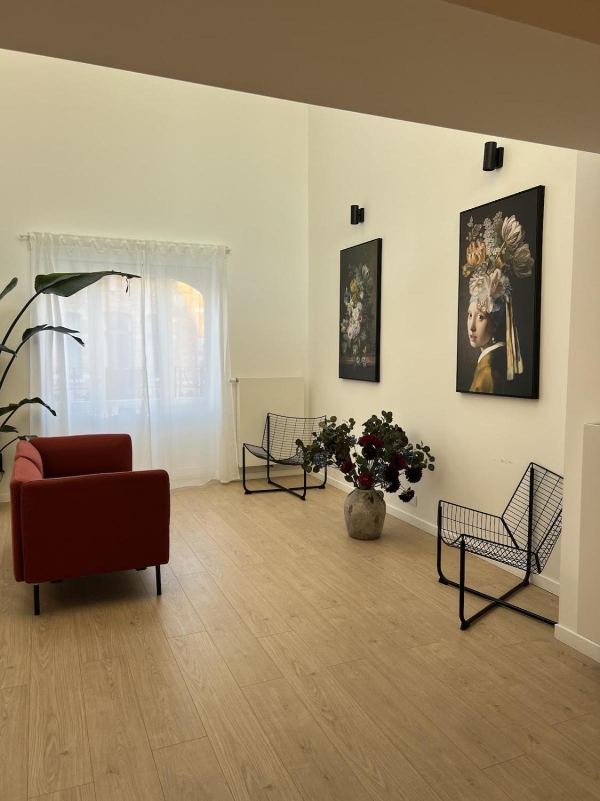 Apartment Chic & Bright Near Montgomery