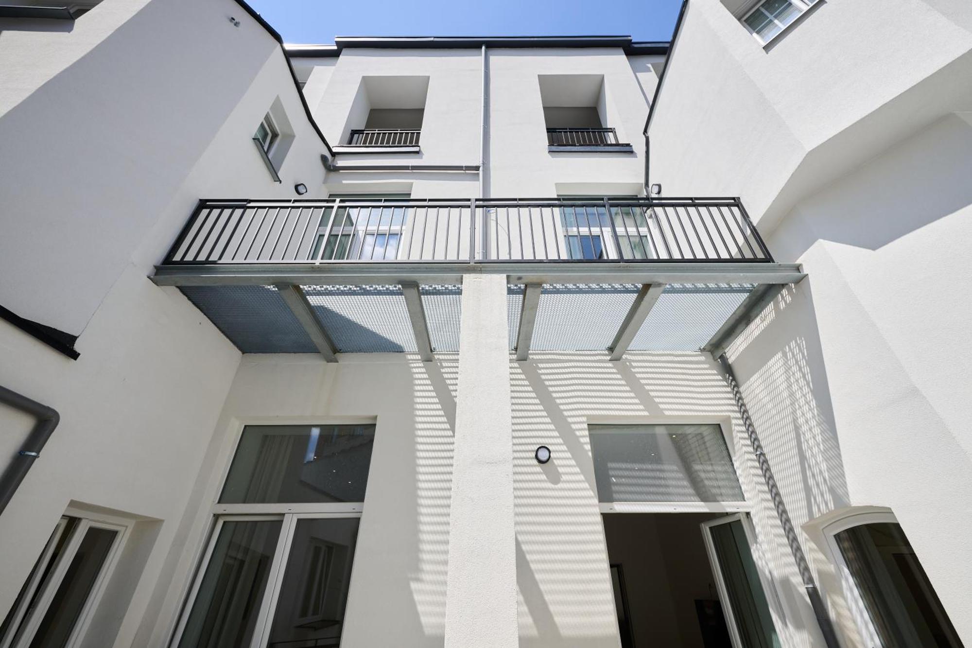 Toison D'or & Saunna 2 Apartment *