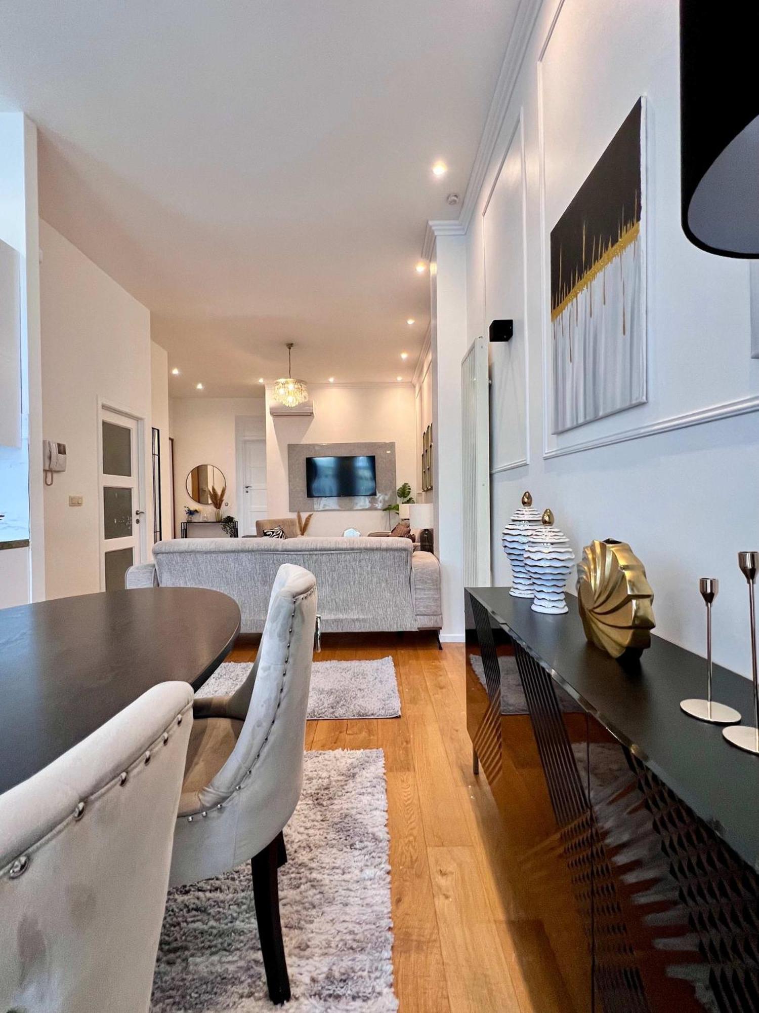 Apartment Cosy Family For Up To 9 Guests Near Midi Station