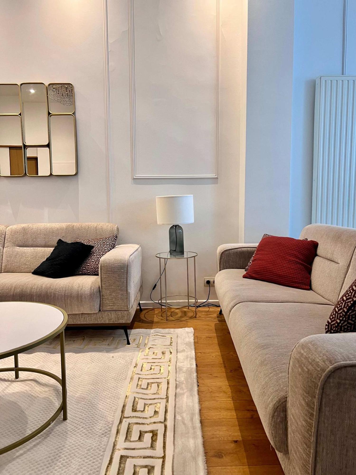 Cosy Family For Up To 9 Guests Near Midi Station Apartment Brussels