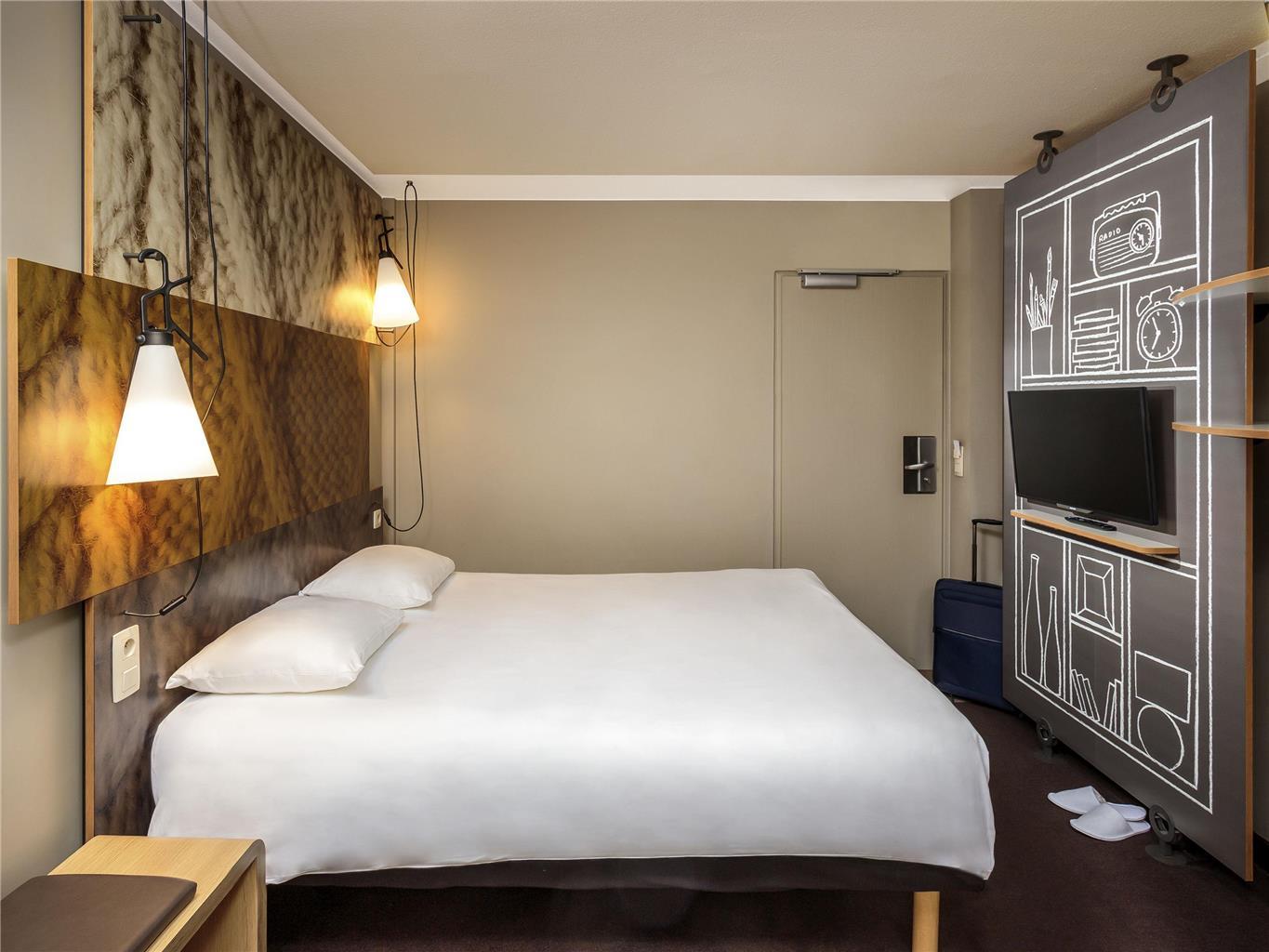 Hotel Ibis Centre 3*