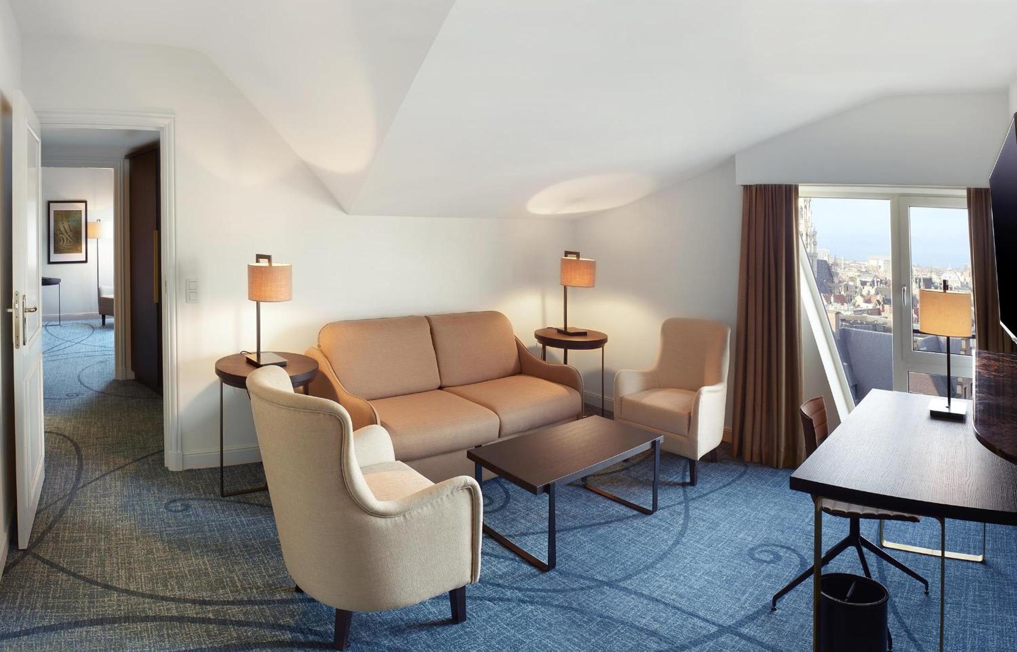 Hilton Grand Place 4*