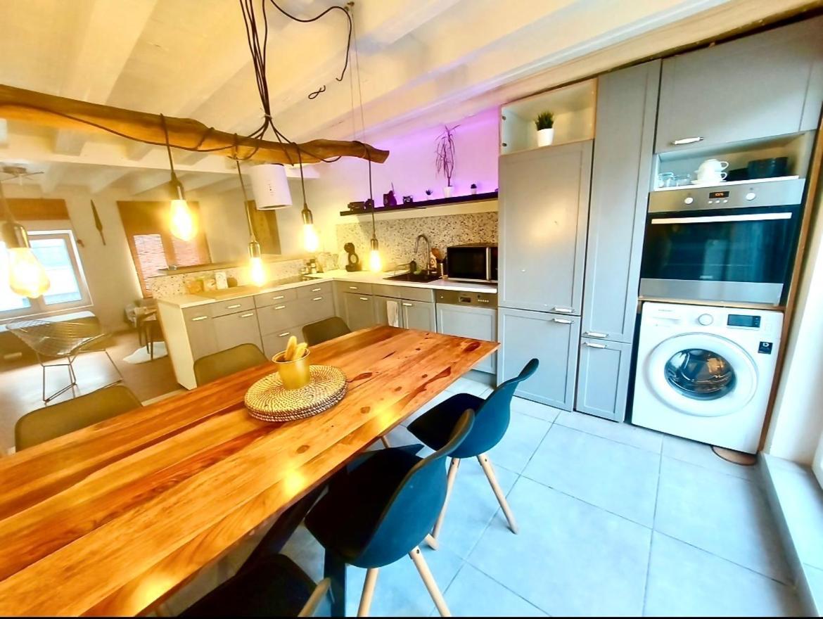 Beautiful Duplex In The Center Of *