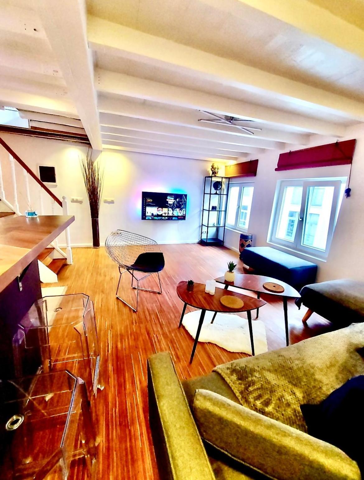 Beautiful Duplex In The Center Of Apartment *