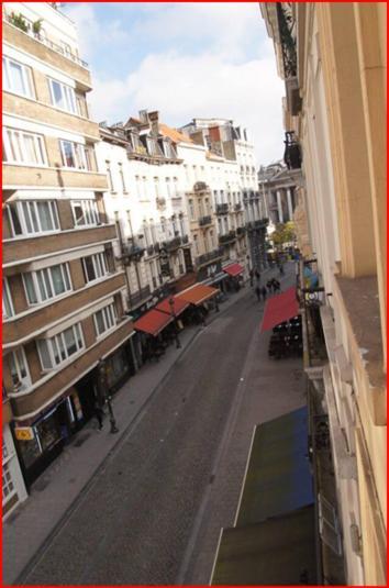 - Steps Grand Place - Local Vibrant Neighbourhood Apartment