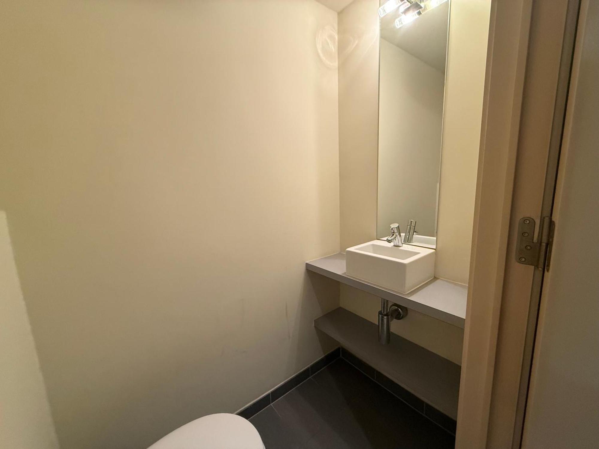 Golden Pearl In Centre Of Apartment