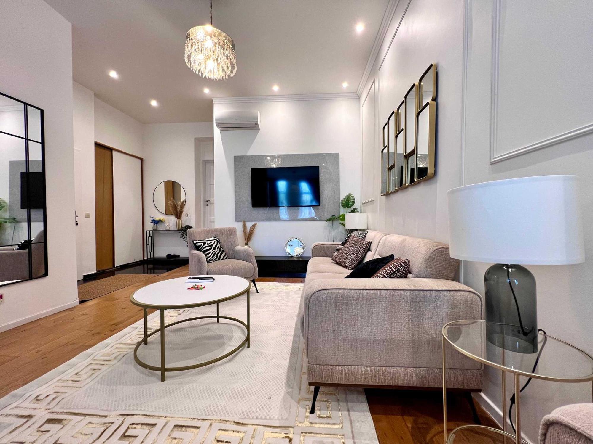 Family Cosy For Up To 9 Guests Near Midi Station * Brussels