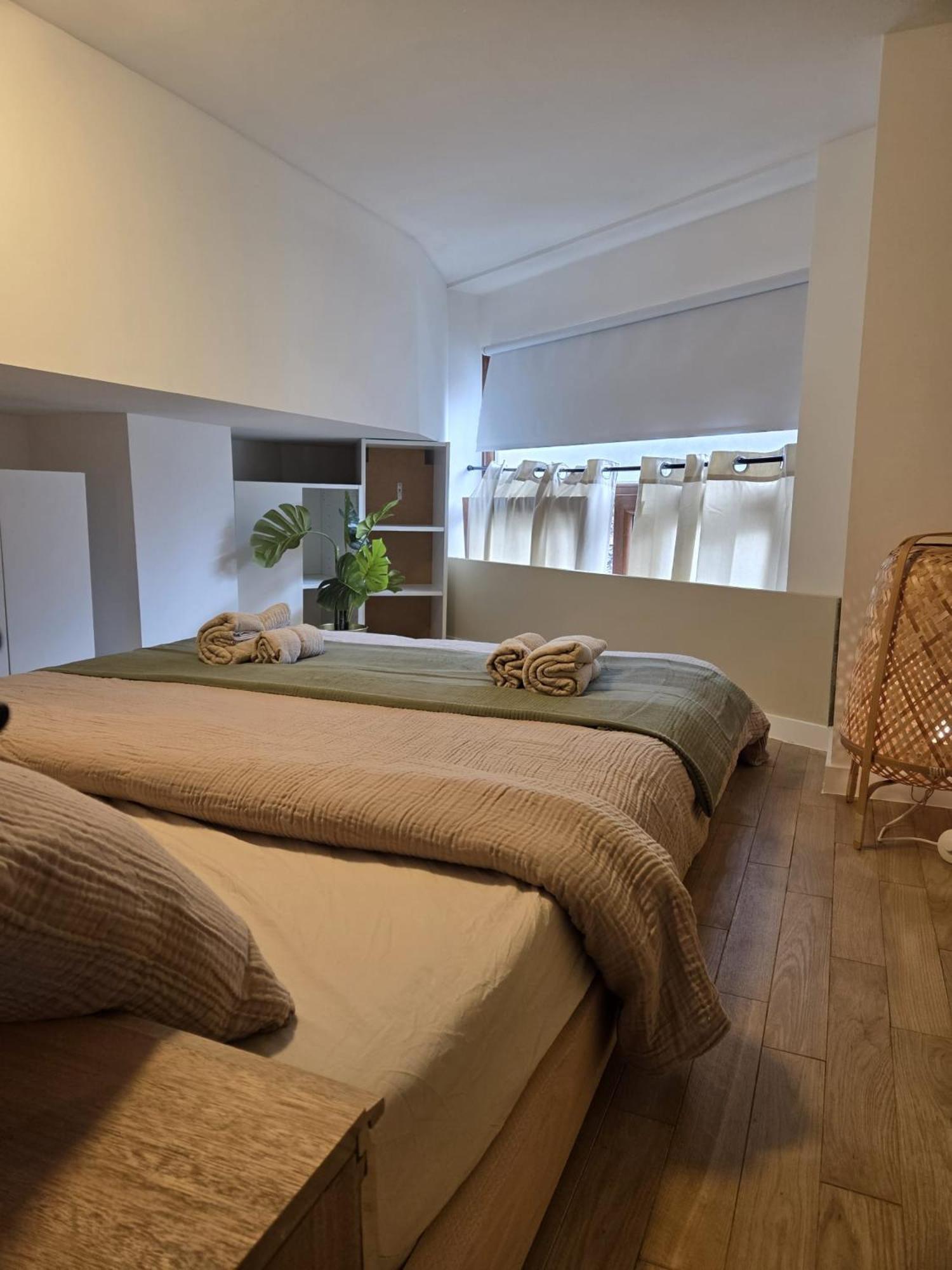 Apartment Industrial-style Loft With Mezzanine Bedroom In Prime Area Brussels