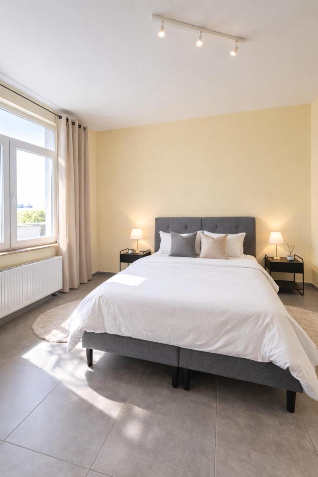 Spacious 2br Near Grand Place3 *