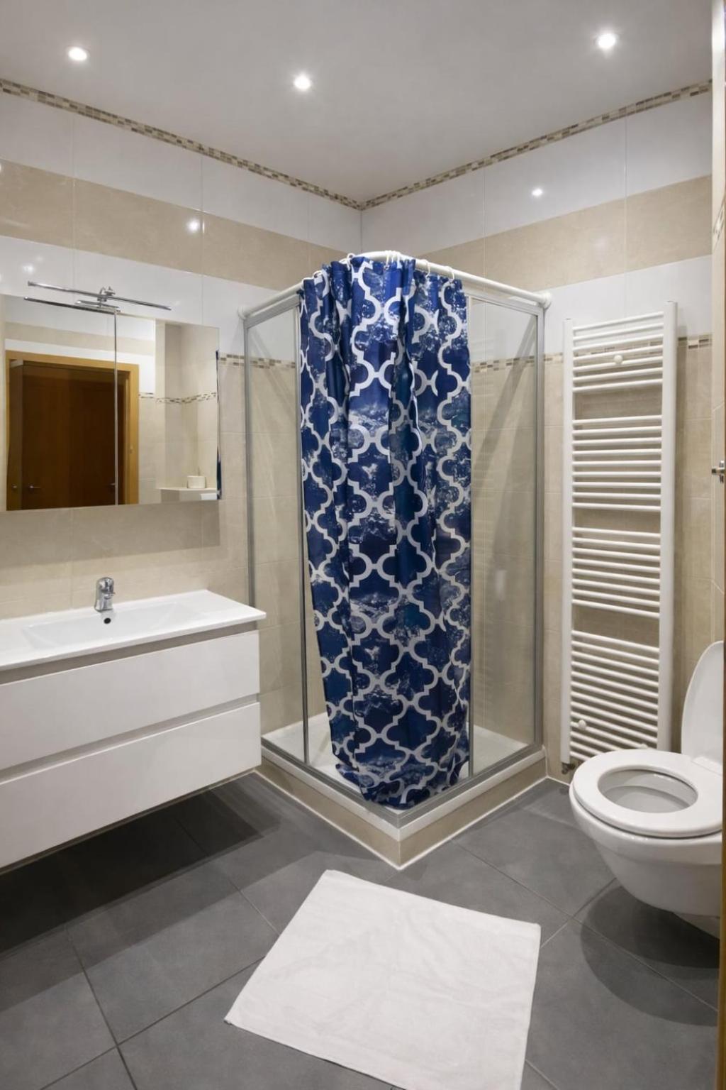 Spacious 2br Near Grand Place3 *