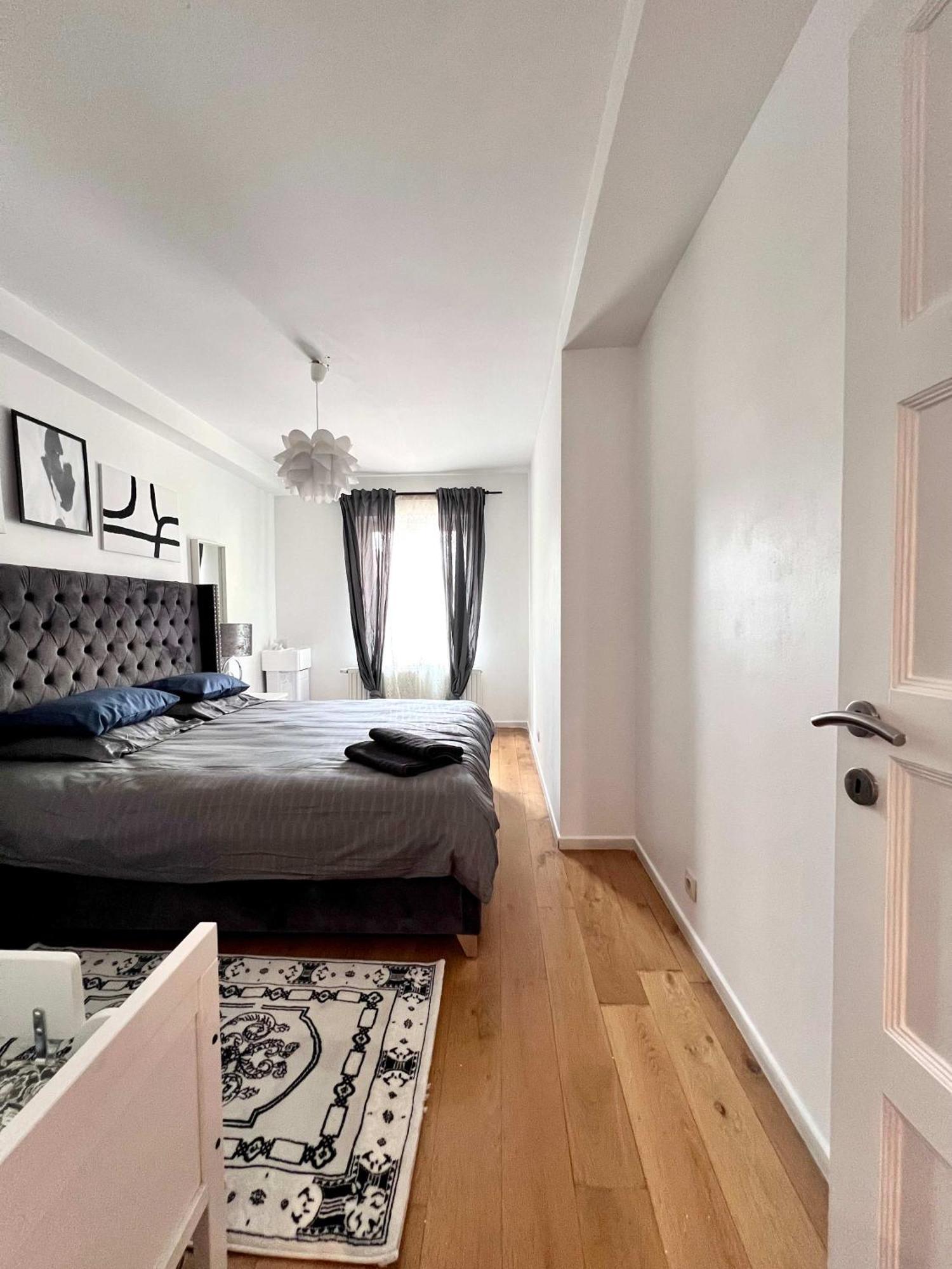 Apartment Family Cosy For Up To 9 Guests Near Midi Station