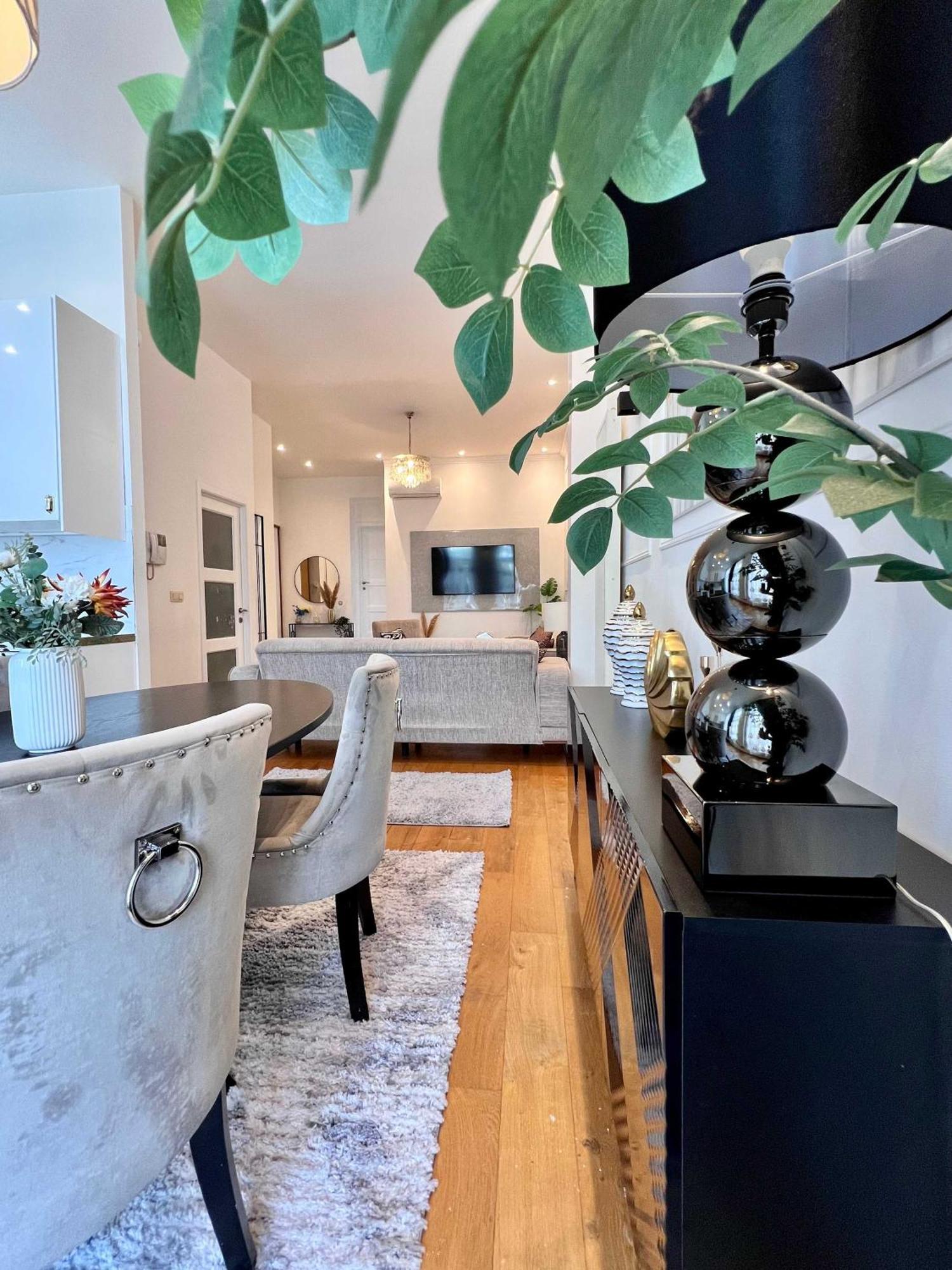 Apartment Family Cosy For Up To 9 Guests Near Midi Station Brussels