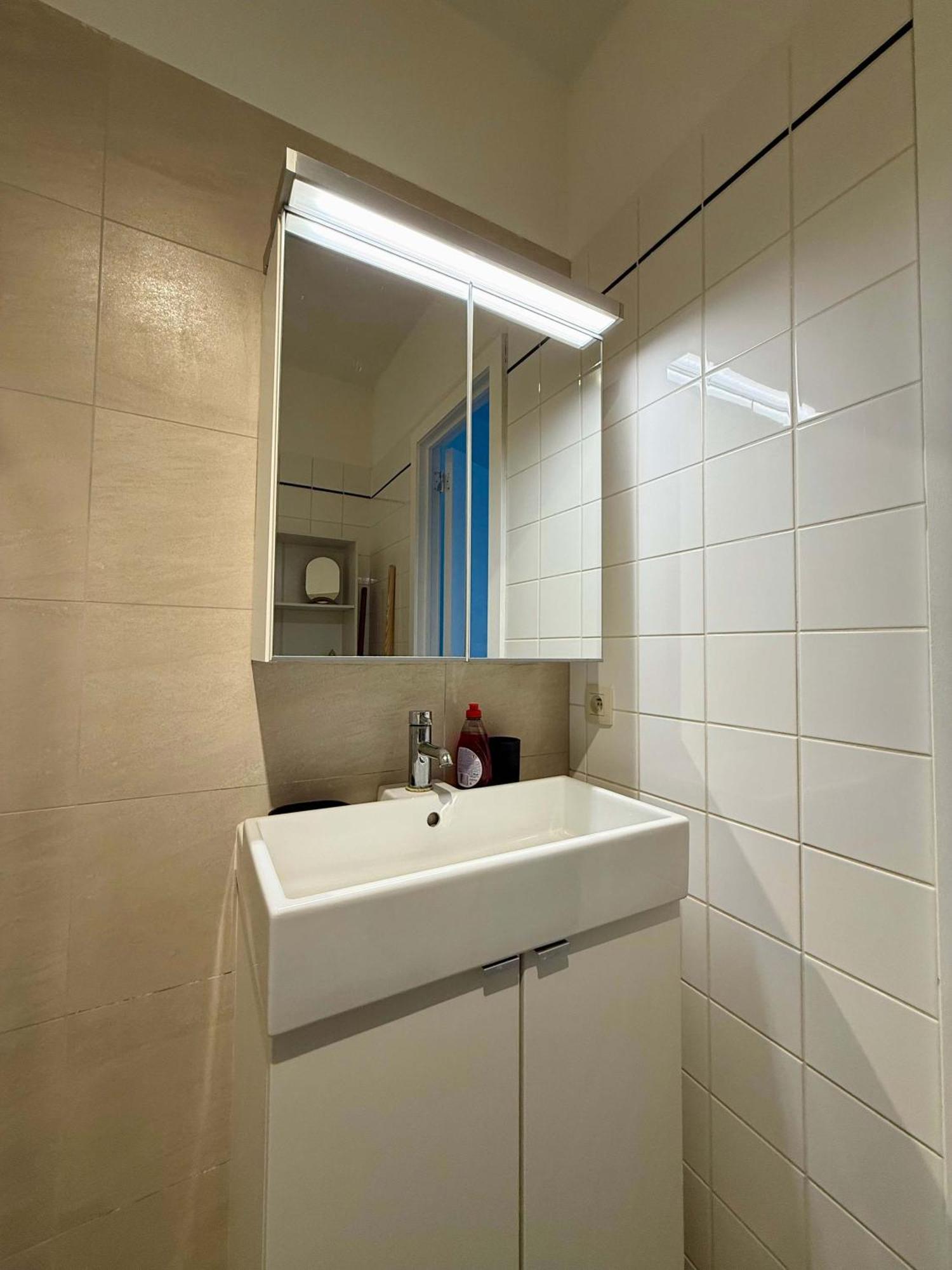 Elegant Close To The European Parliament Apartment *