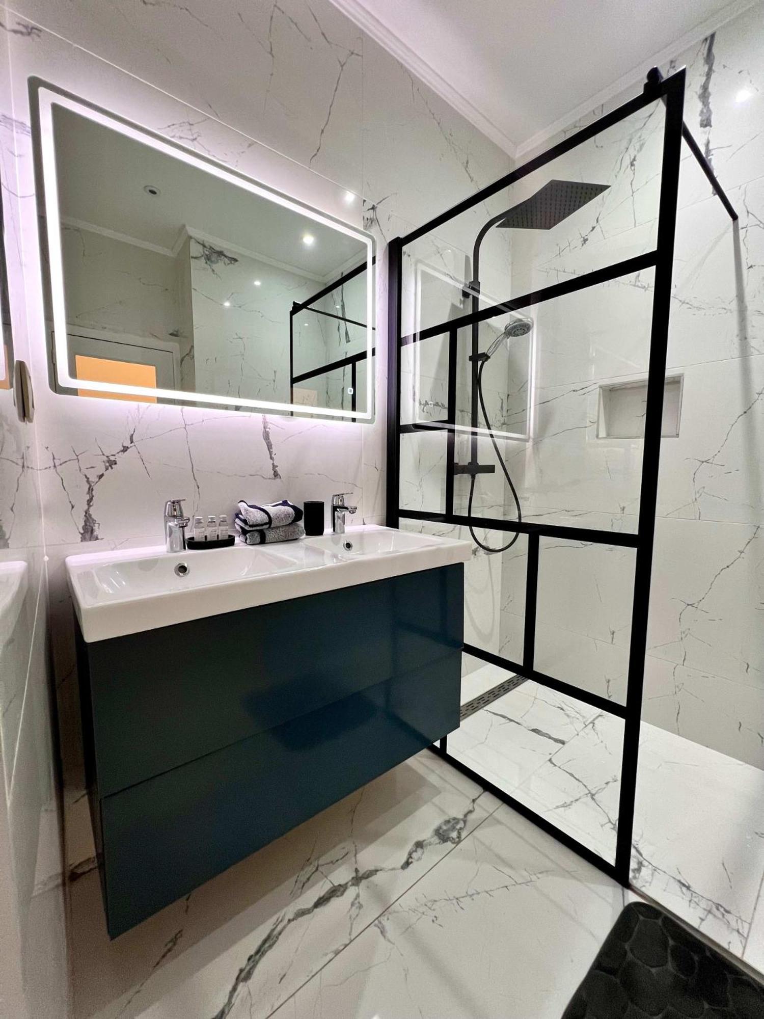 Family Cosy For Up To 9 Guests Near Midi Station * Brussels