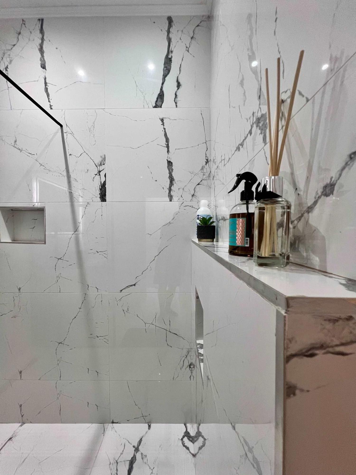 Family Cosy For Up To 9 Guests Near Midi Station Apartment