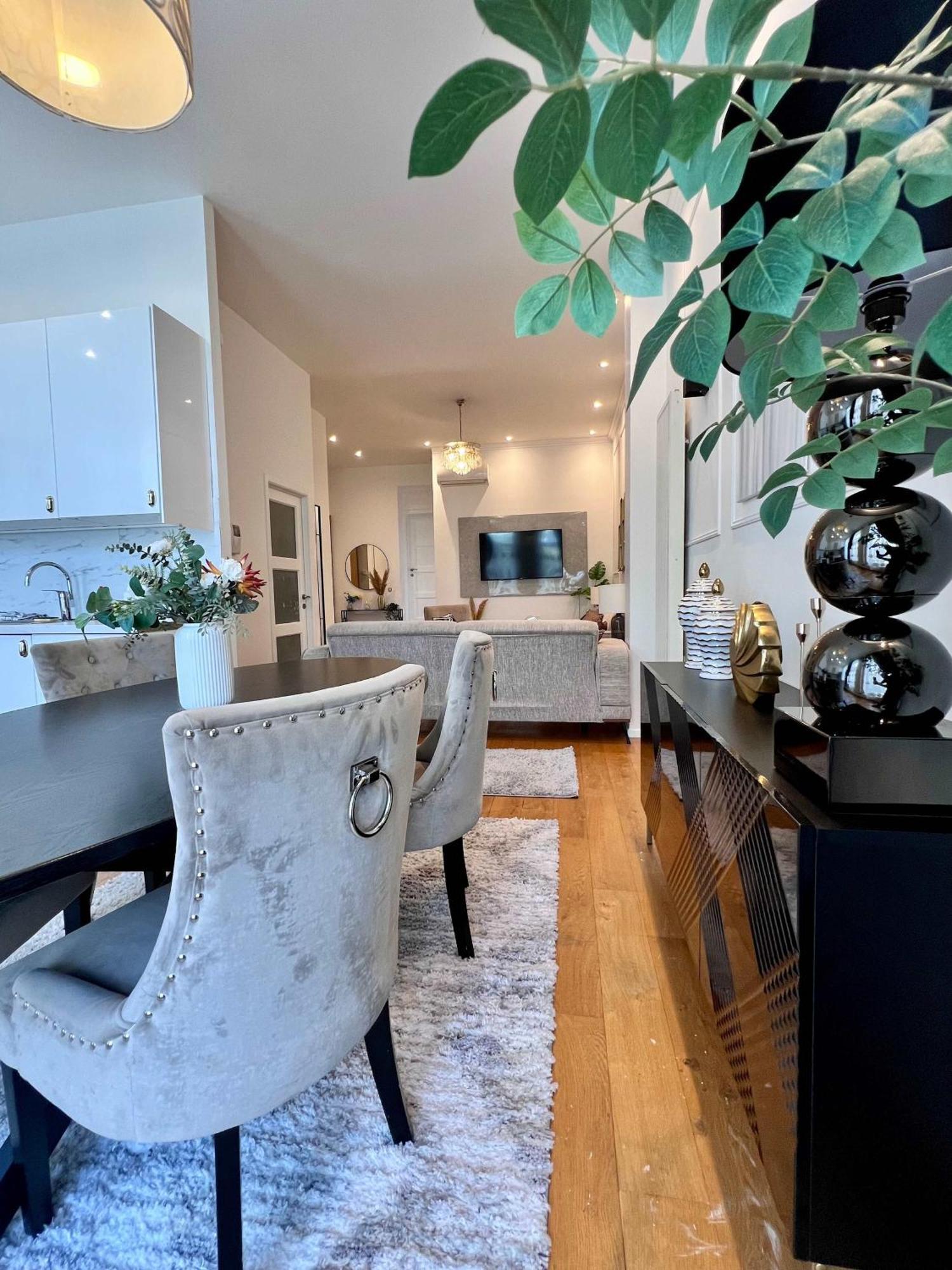 Apartment Family Cosy For Up To 9 Guests Near Midi Station