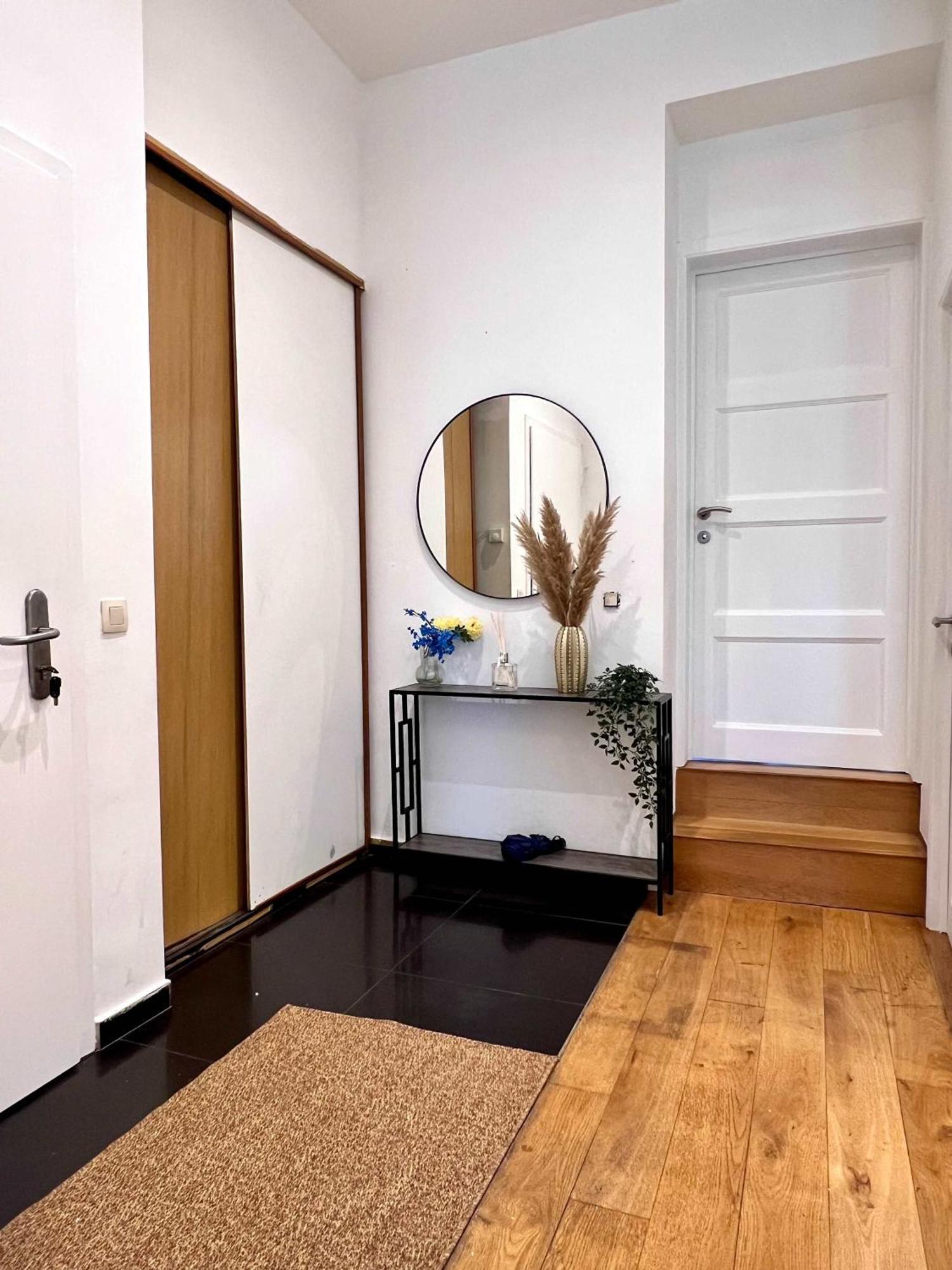 Apartment Family Cosy For Up To 9 Guests Near Midi Station Brussels