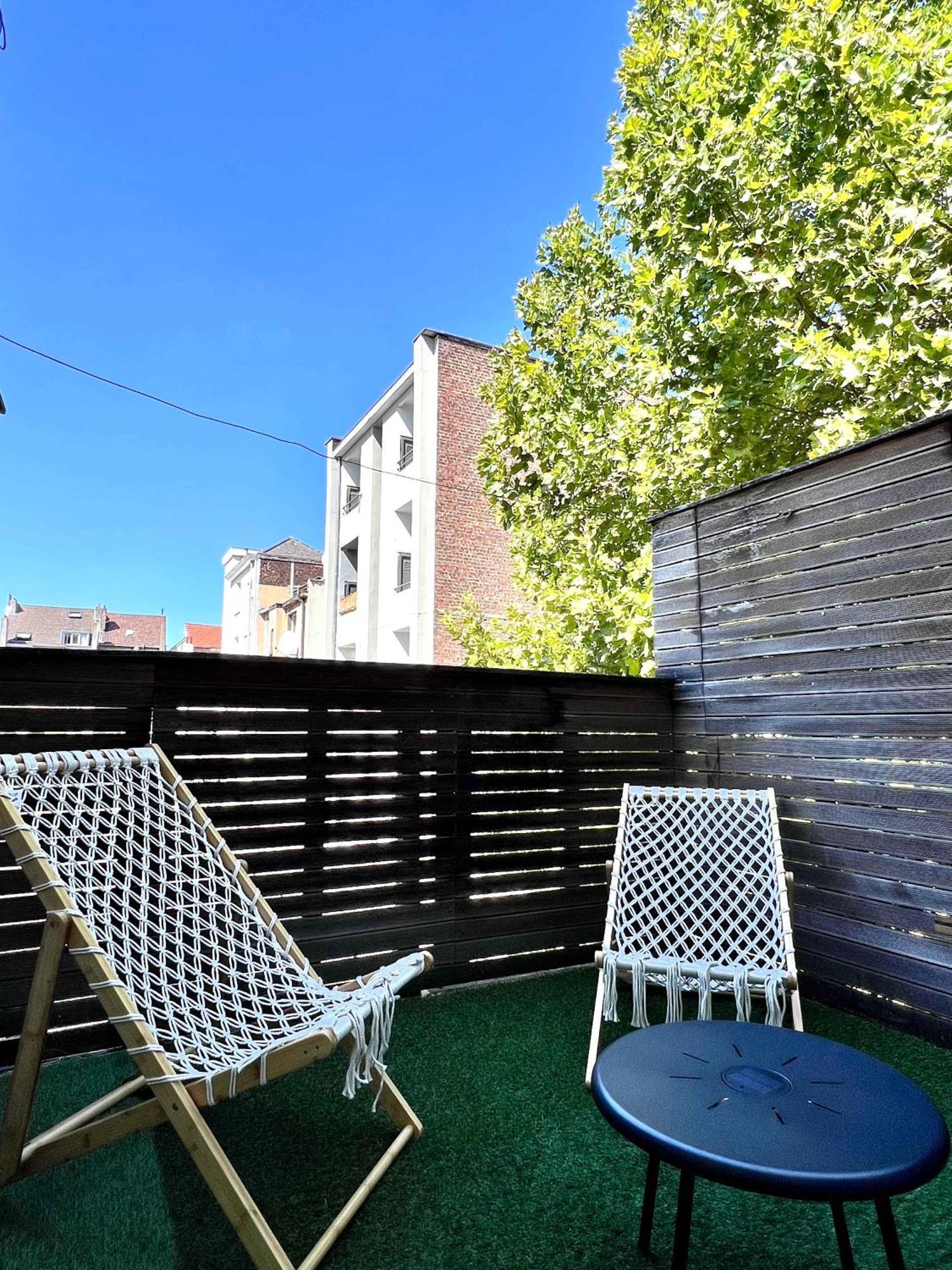 Family Cosy For Up To 9 Guests Near Midi Station *