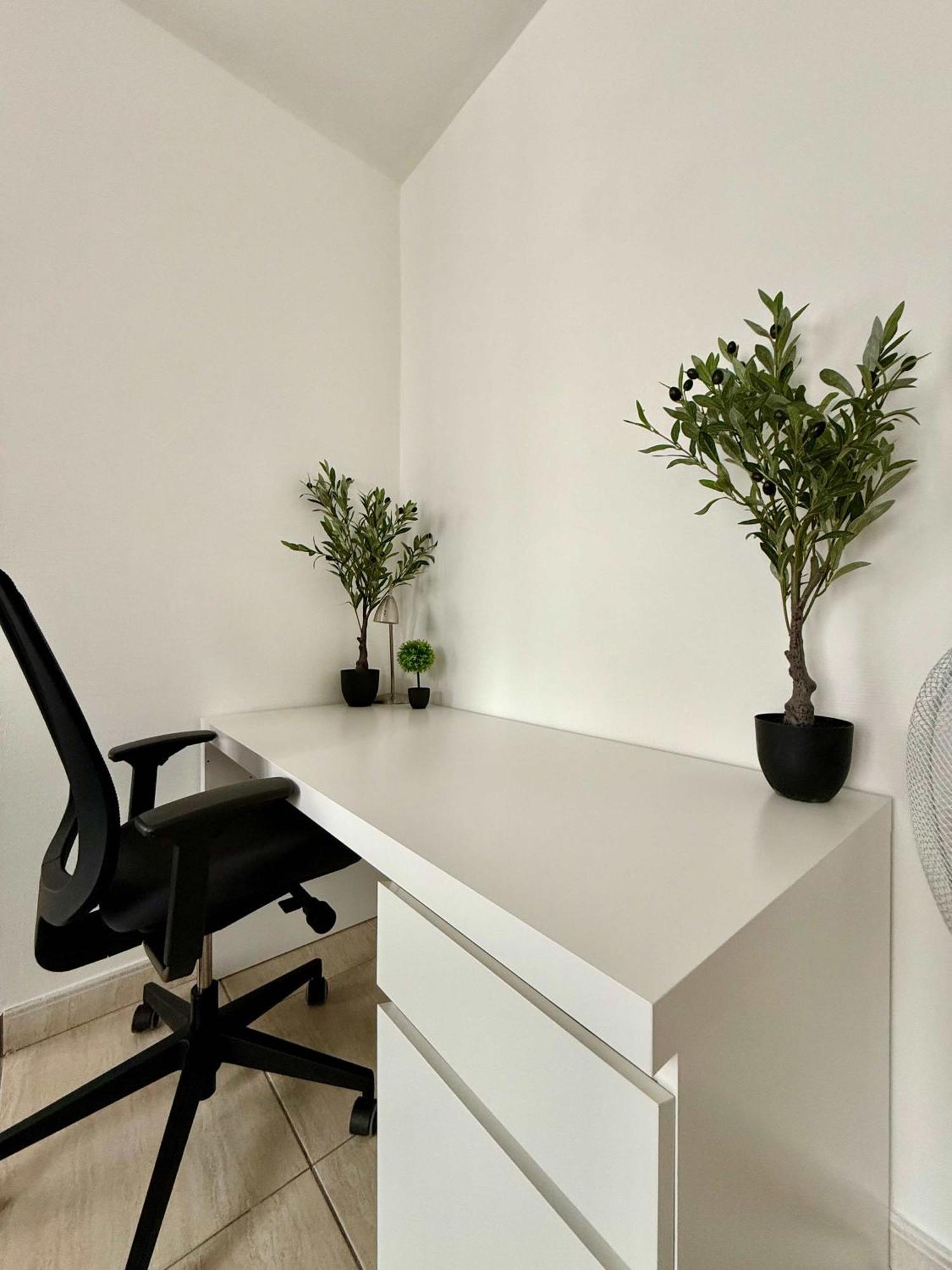 Elegant Close To The European Parliament Apartment *