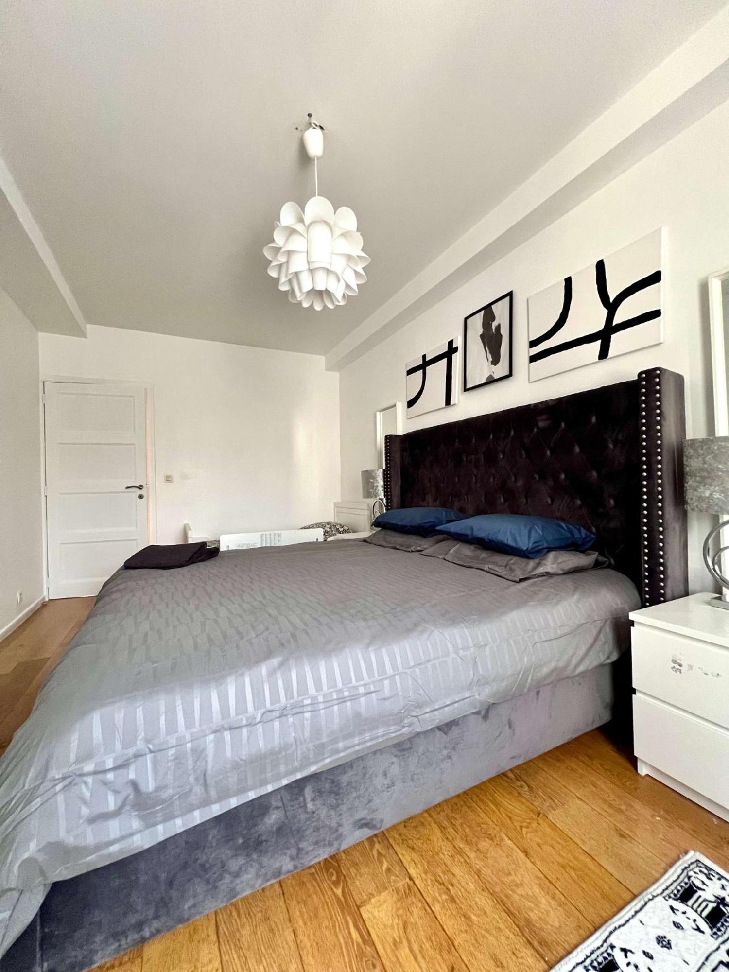 Family Cosy For Up To 9 Guests Near Midi Station