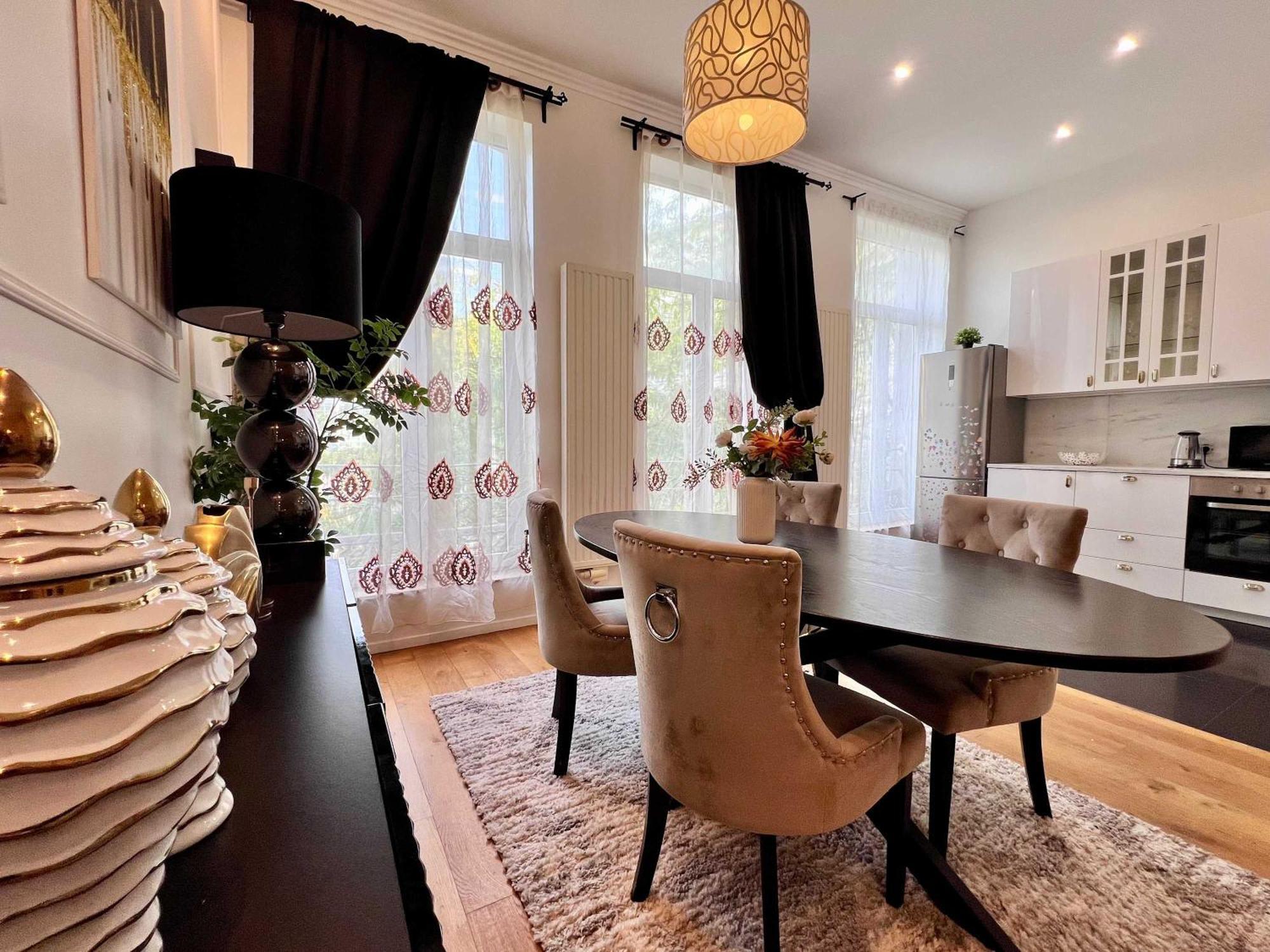 Apartment Family Cosy For Up To 9 Guests Near Midi Station Brussels