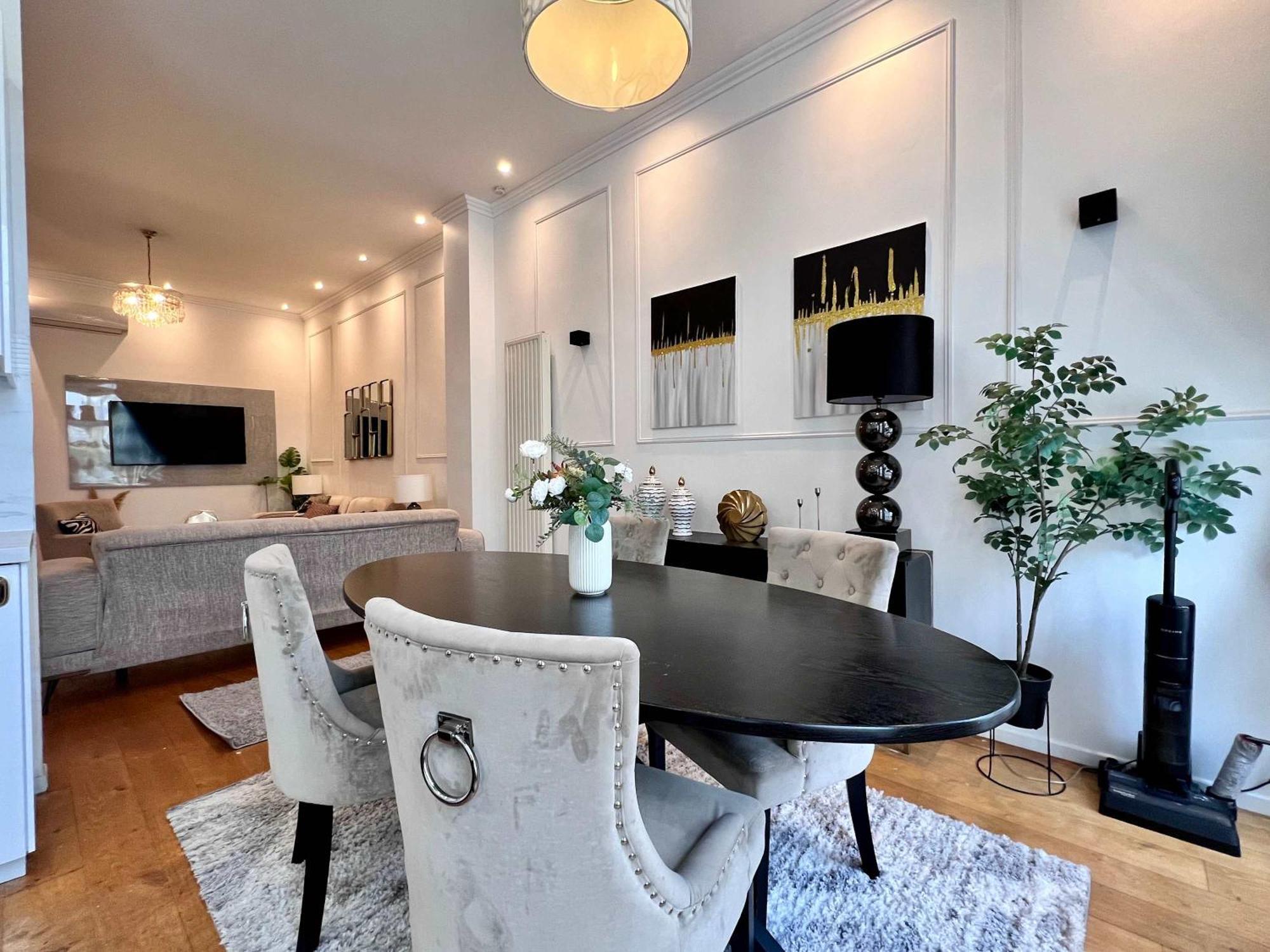 Apartment Family Cosy For Up To 9 Guests Near Midi Station