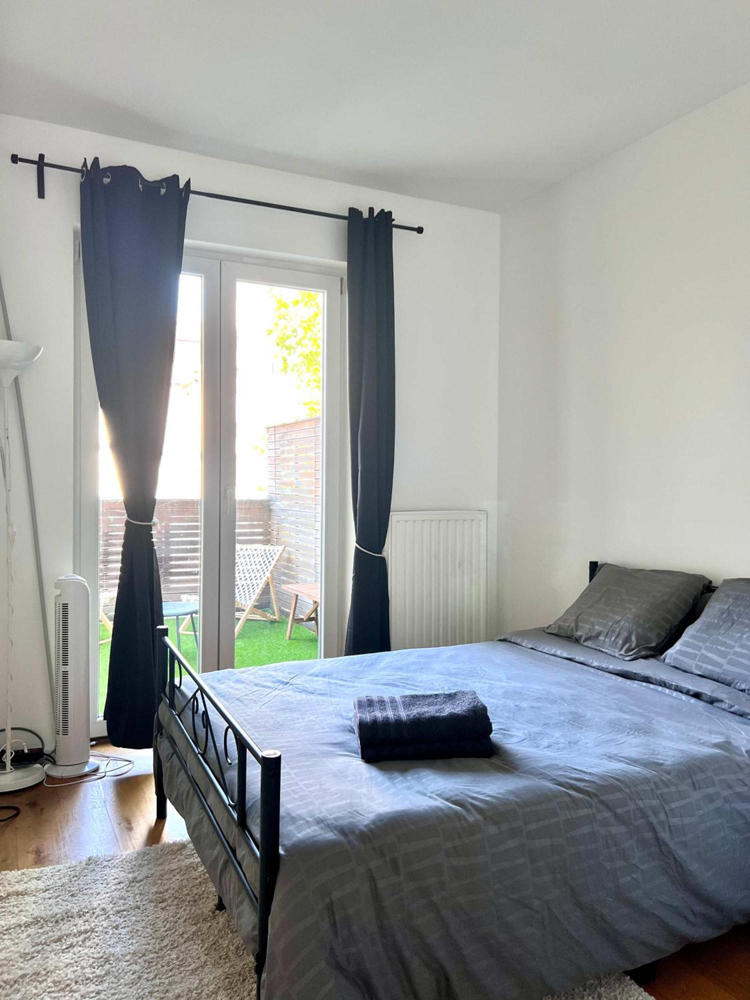 Apartment Family Cosy For Up To 9 Guests Near Midi Station