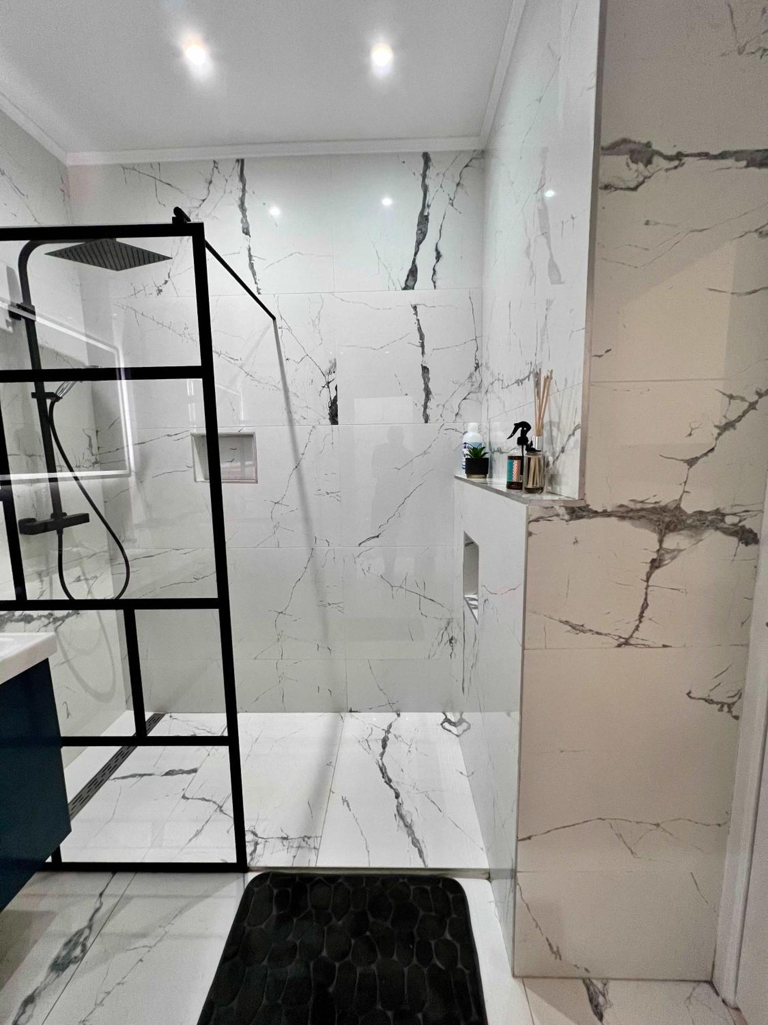 Apartment Family Cosy For Up To 9 Guests Near Midi Station