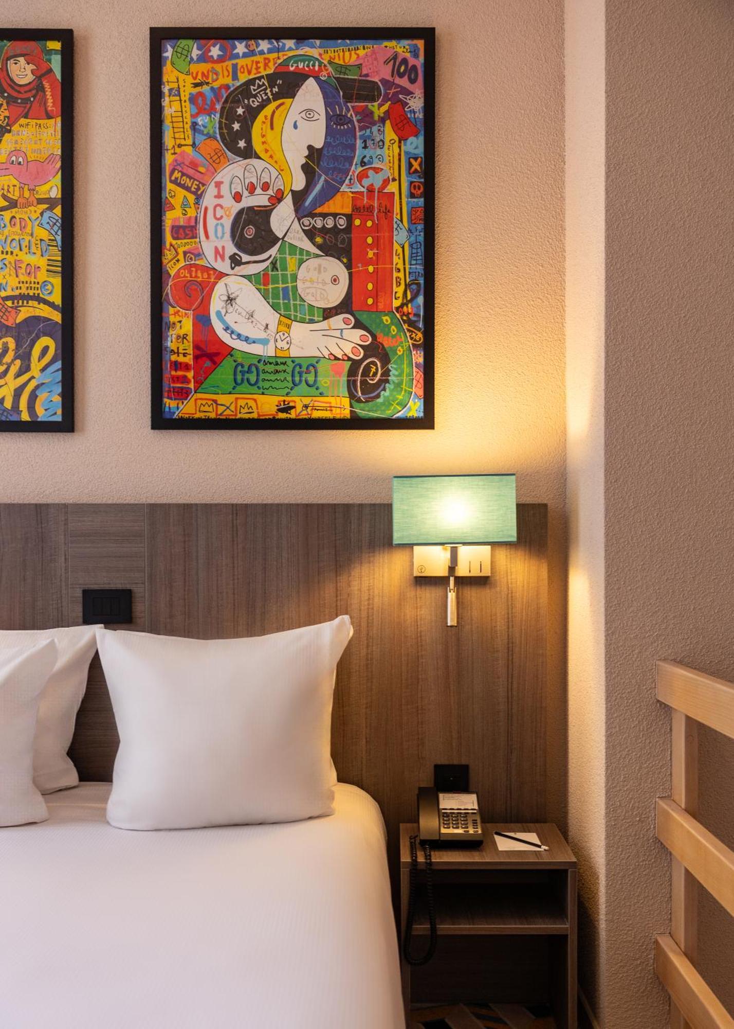 Alma Grand Place Hotel 3*